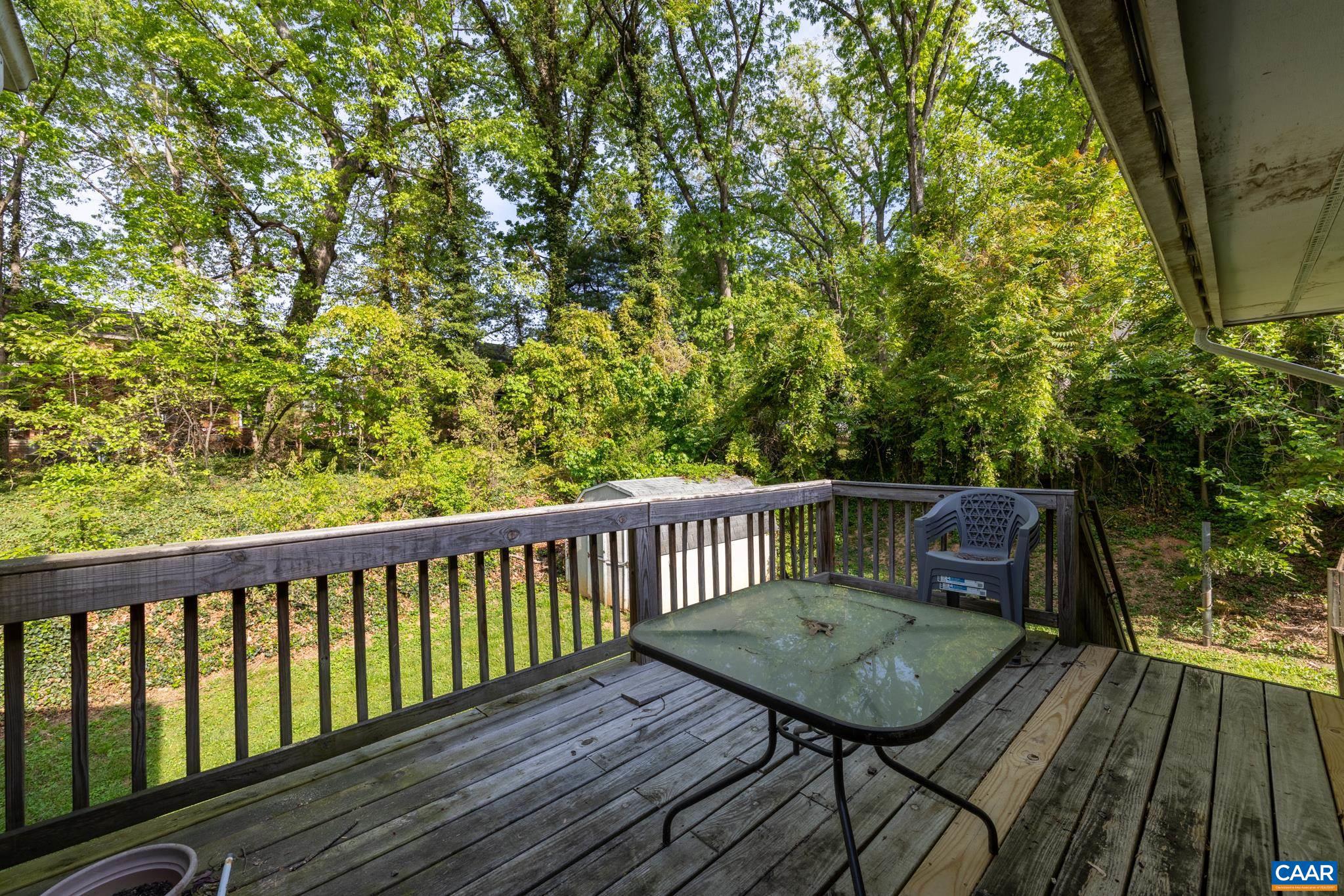 KNOLLWOOD - Residential