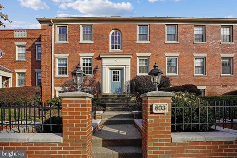 Photo of 603 Bashford Lane #1, ALEXANDRIA, VA 22314 (MLS # VAAX2066142)