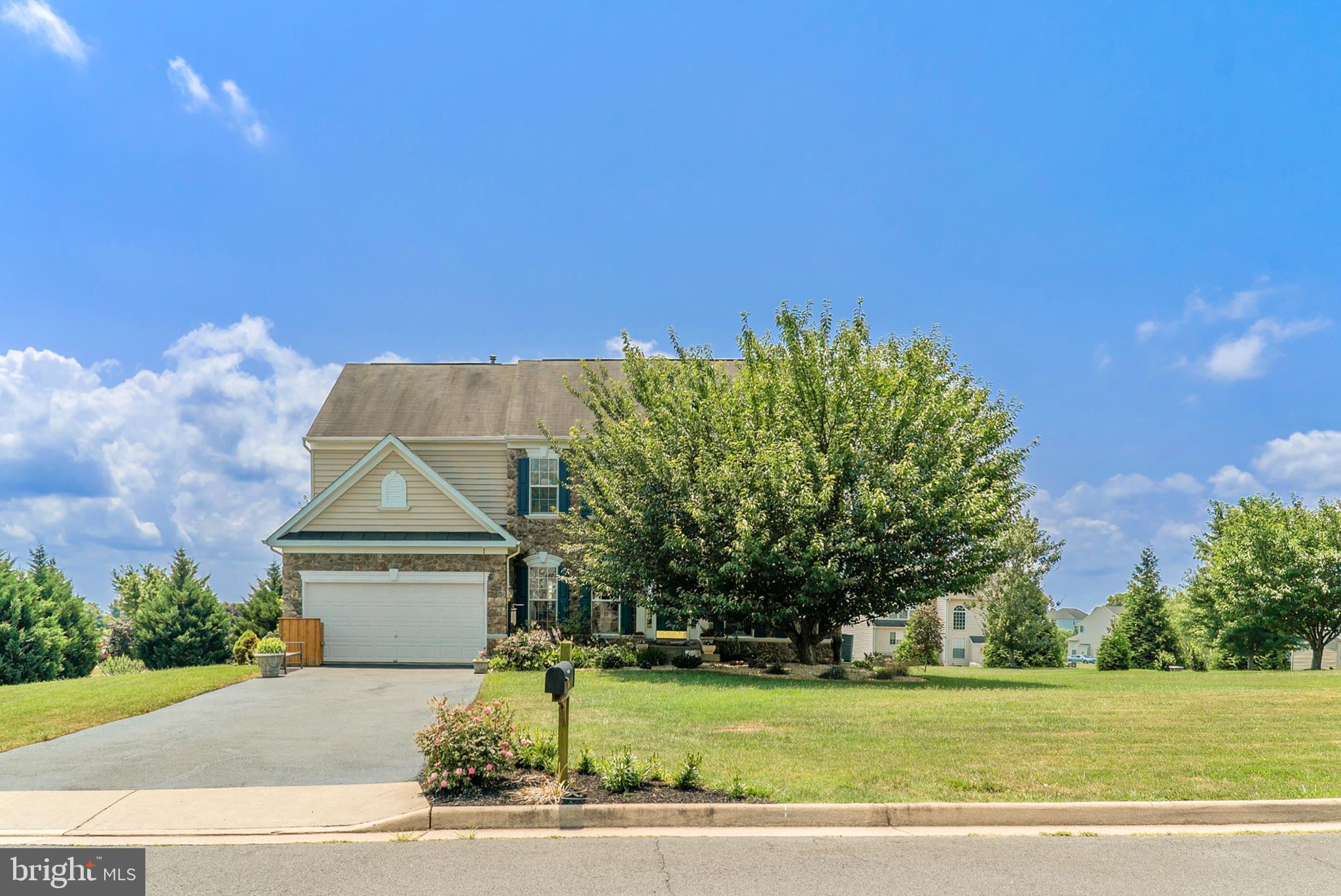 MADISON GROVE - Residential