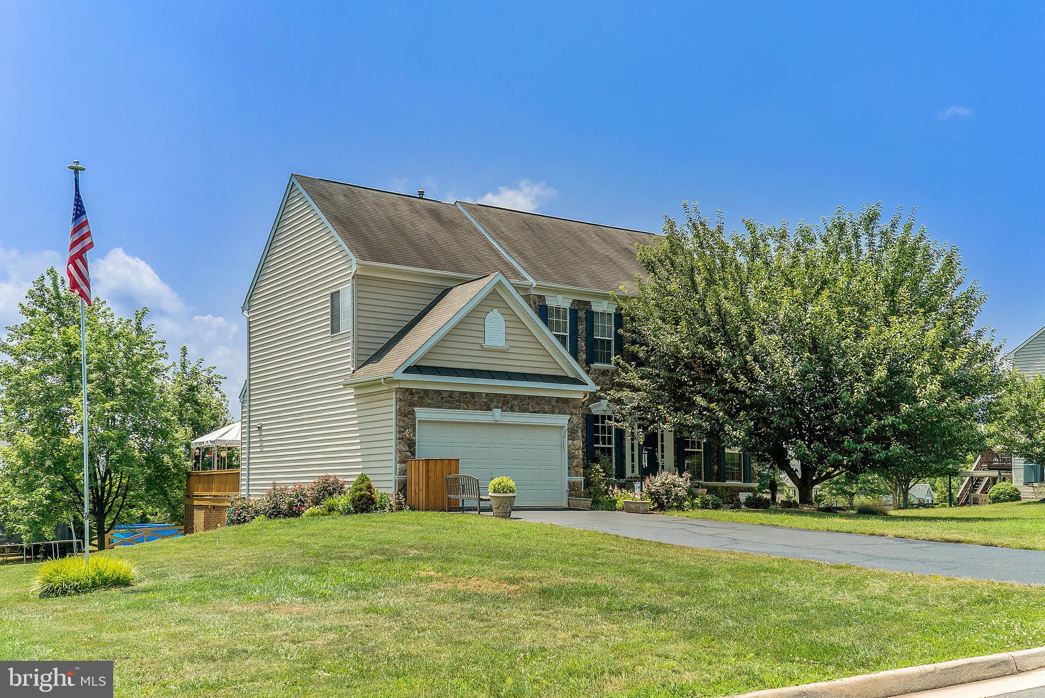 MADISON GROVE - Residential