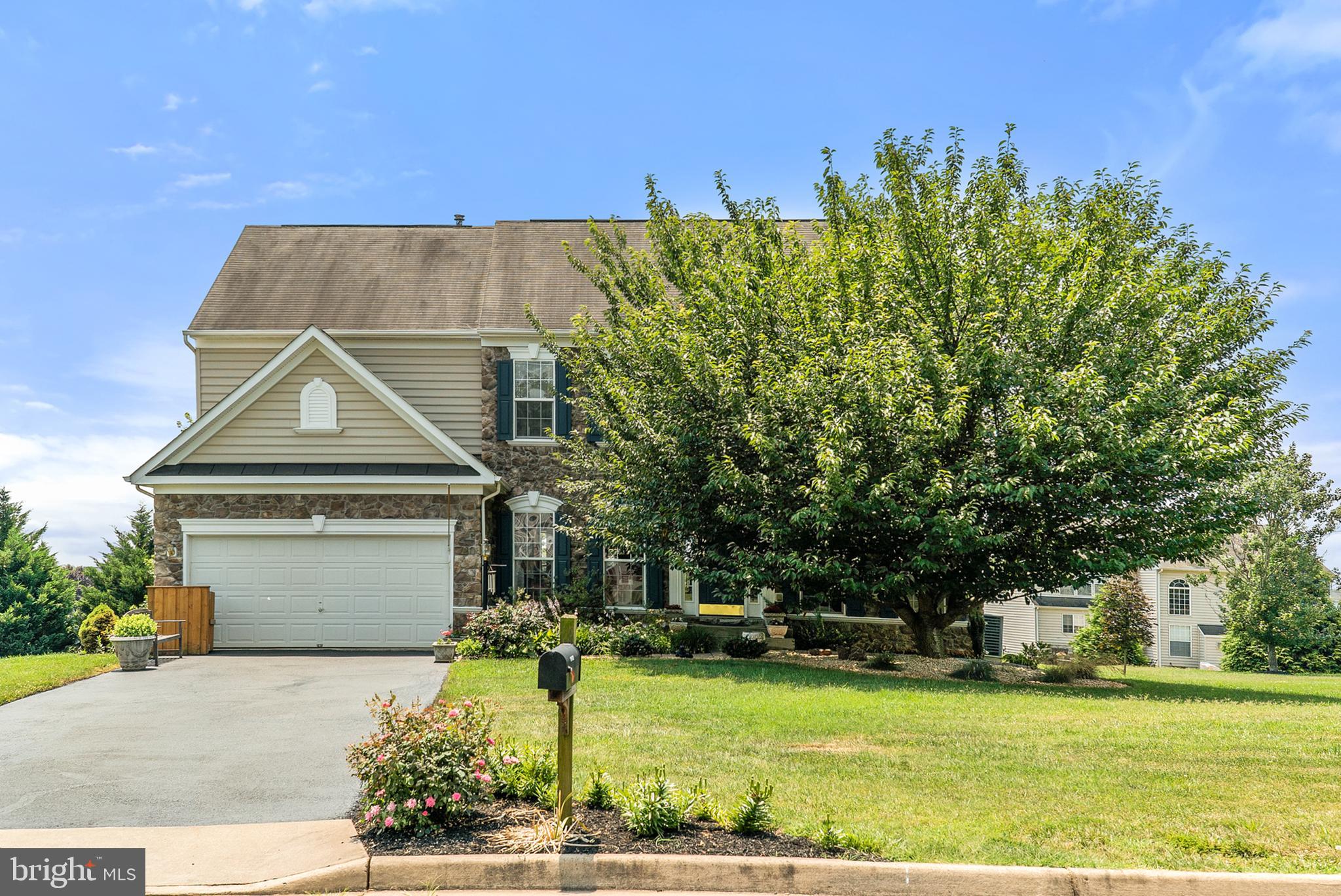 MADISON GROVE - Residential