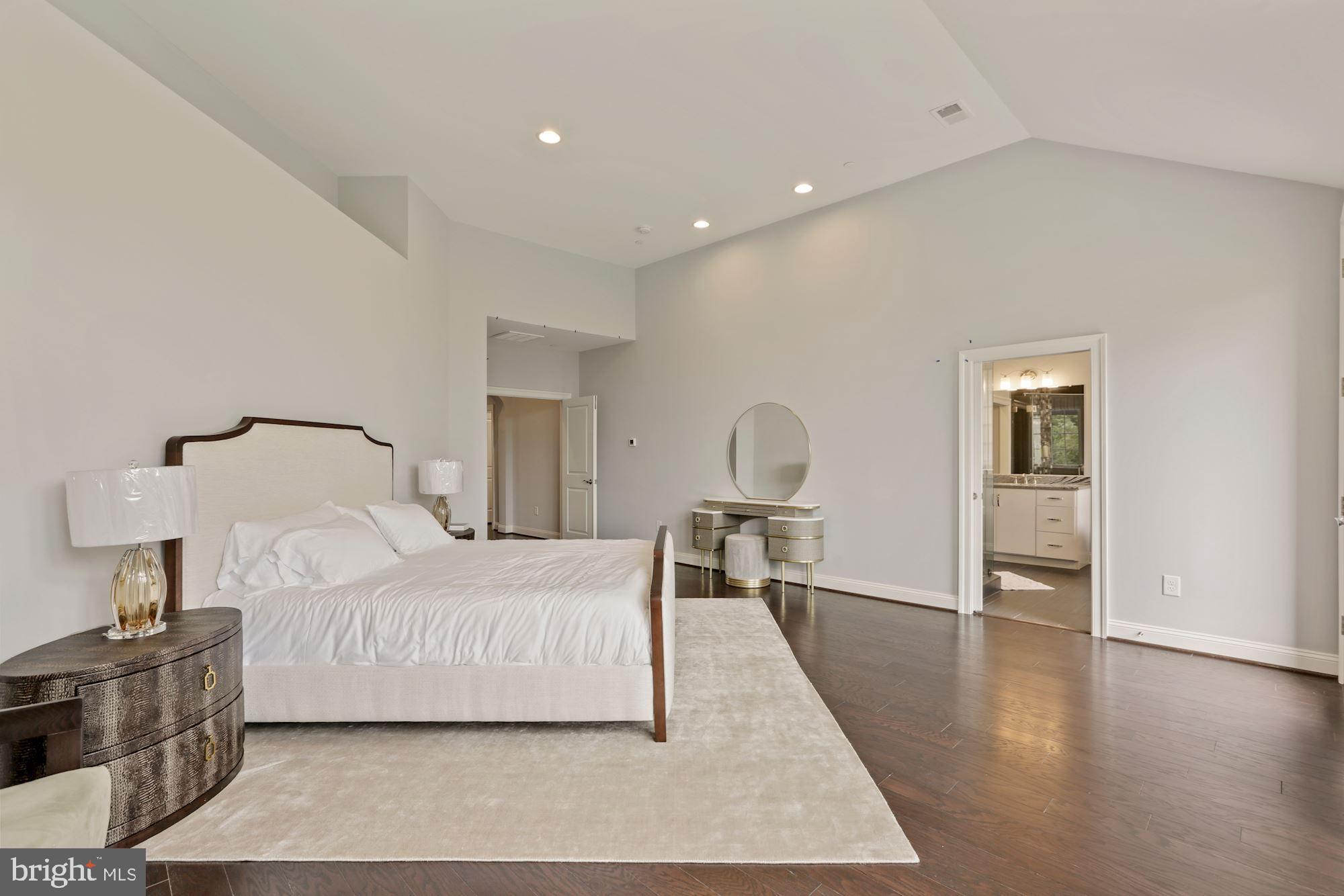 CROWN FARM - Residential