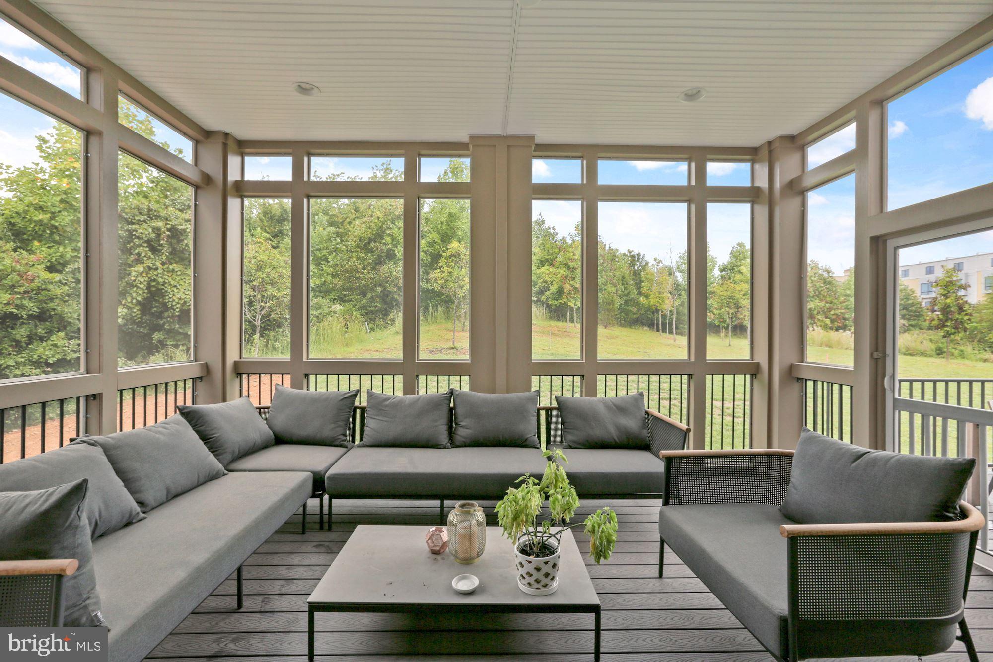 CROWN FARM - Residential