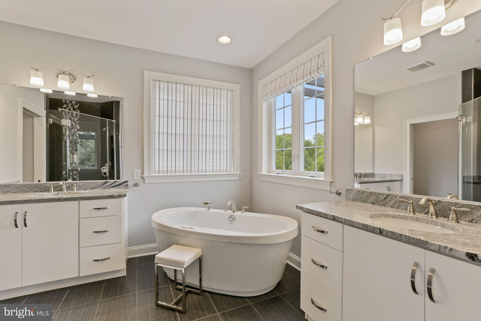 CROWN FARM - Residential