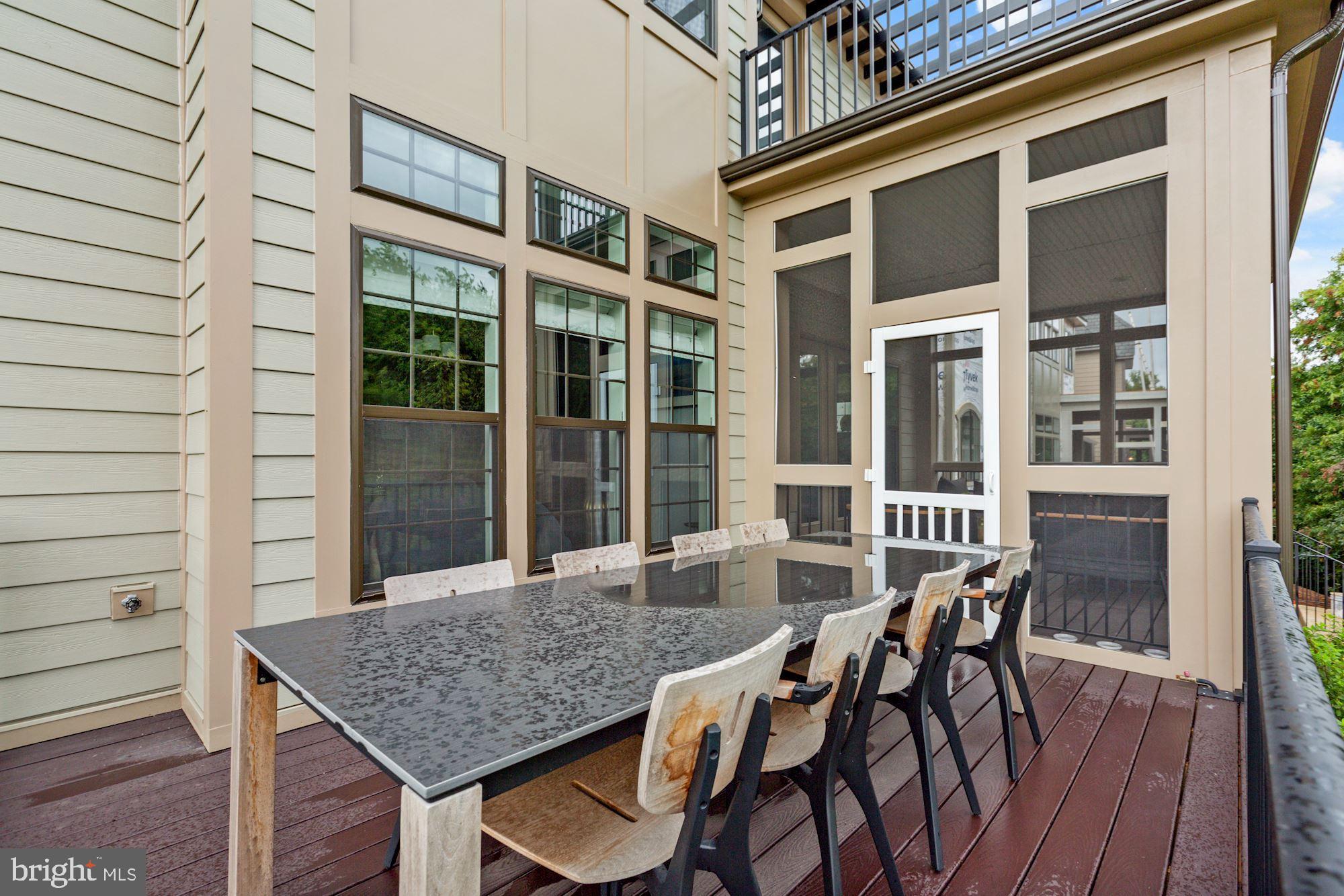 CROWN FARM - Residential