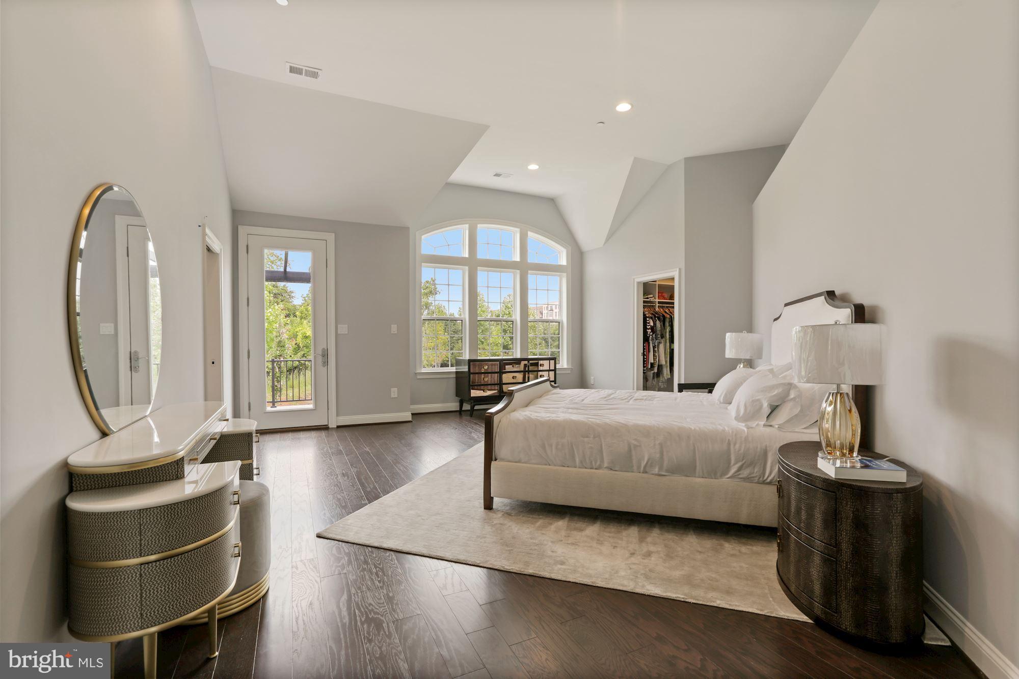 CROWN FARM - Residential