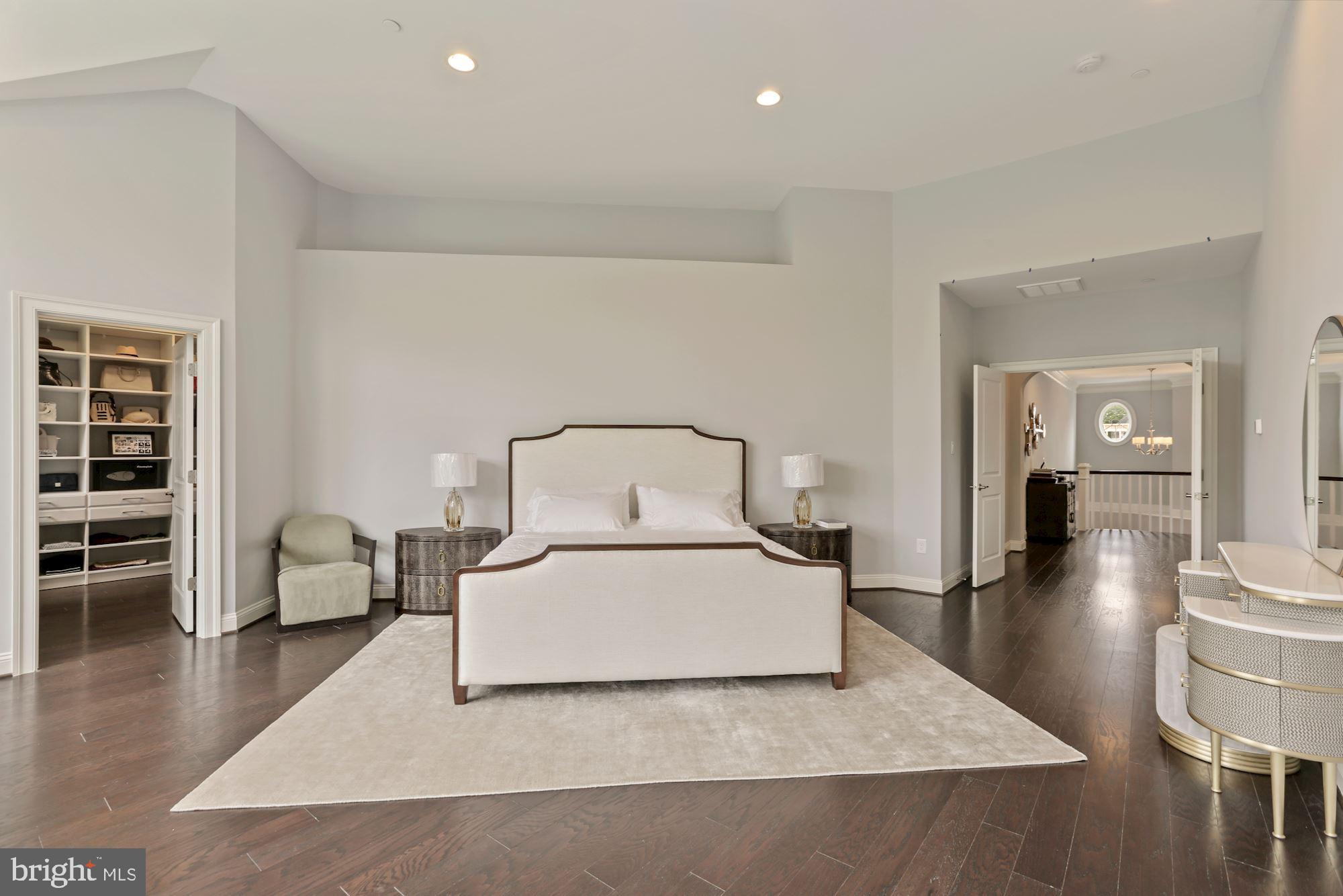CROWN FARM - Residential