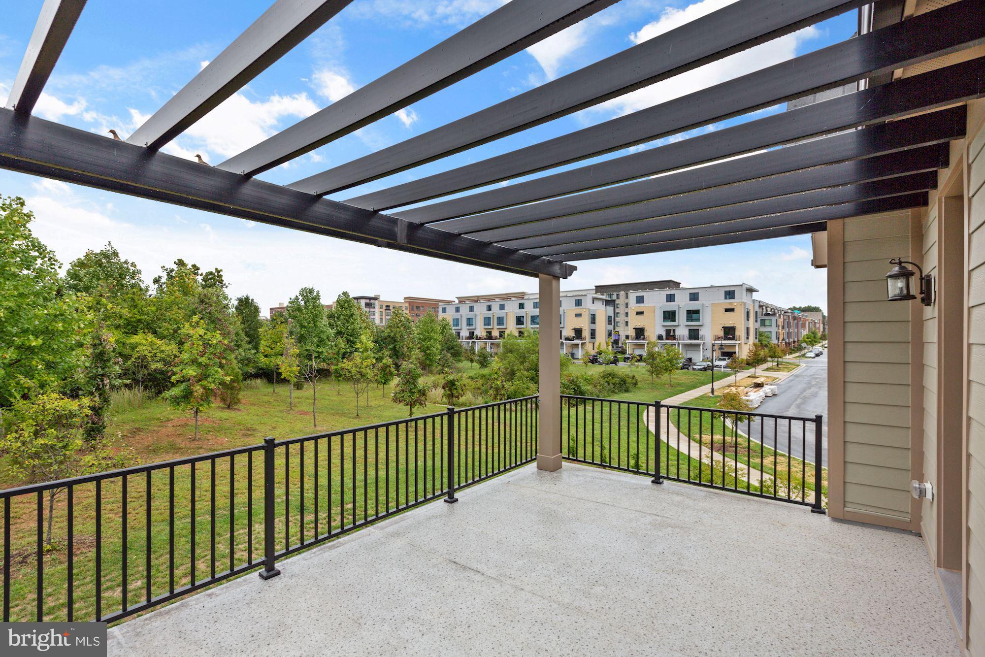 CROWN FARM - Residential