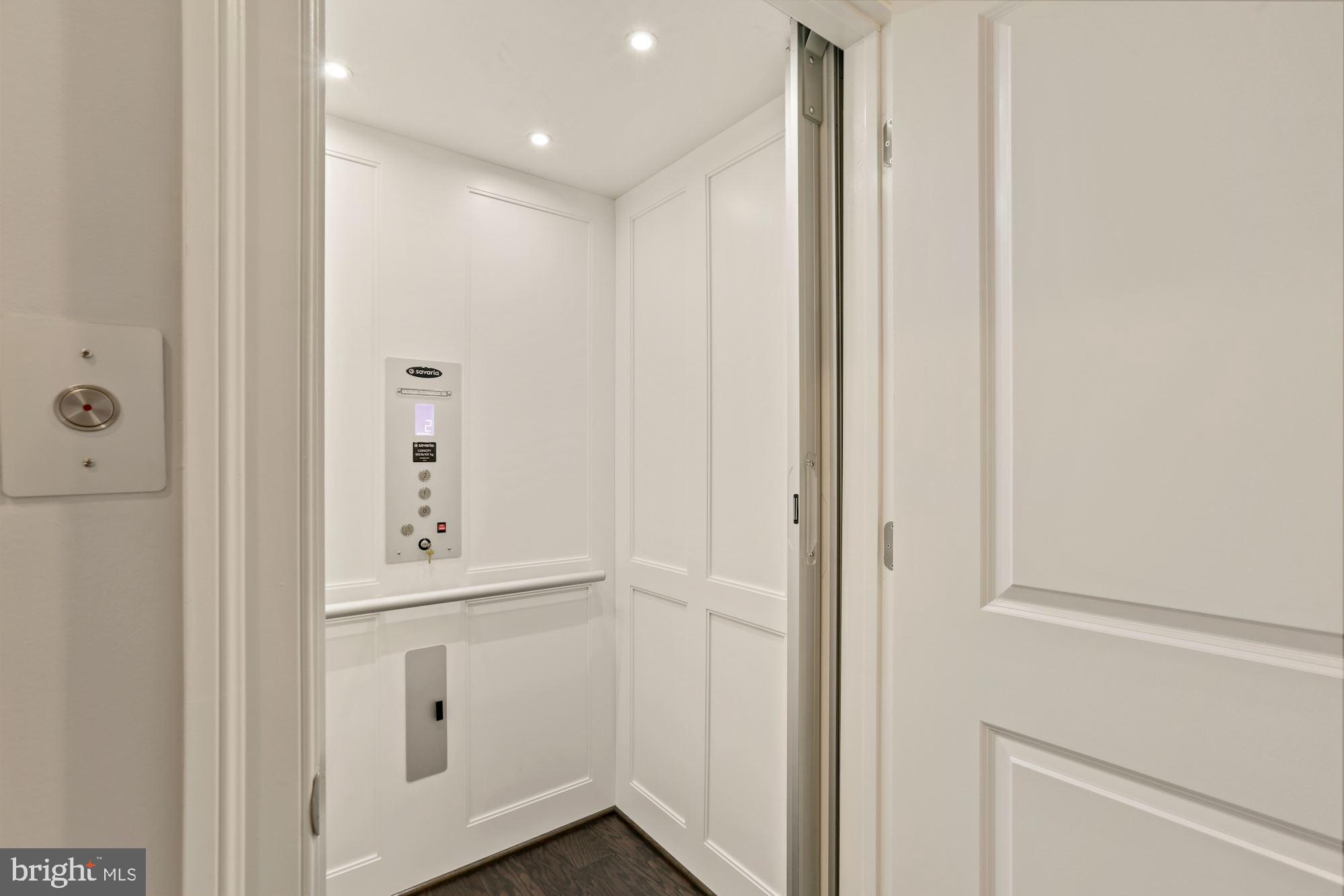 CROWN FARM - Residential
