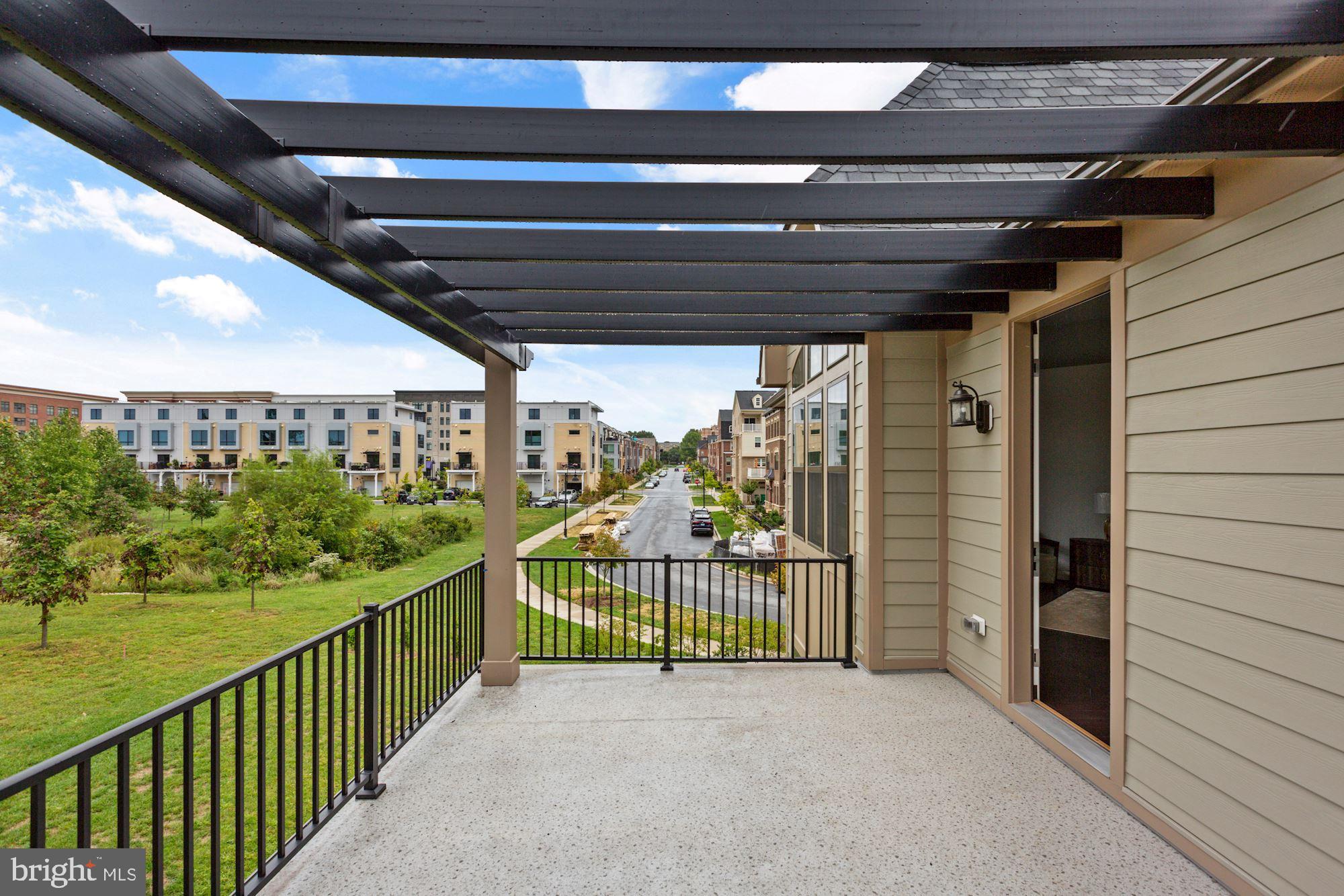 CROWN FARM - Residential