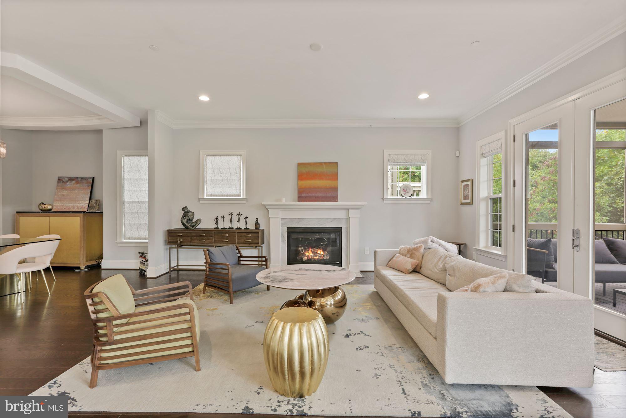 CROWN FARM - Residential
