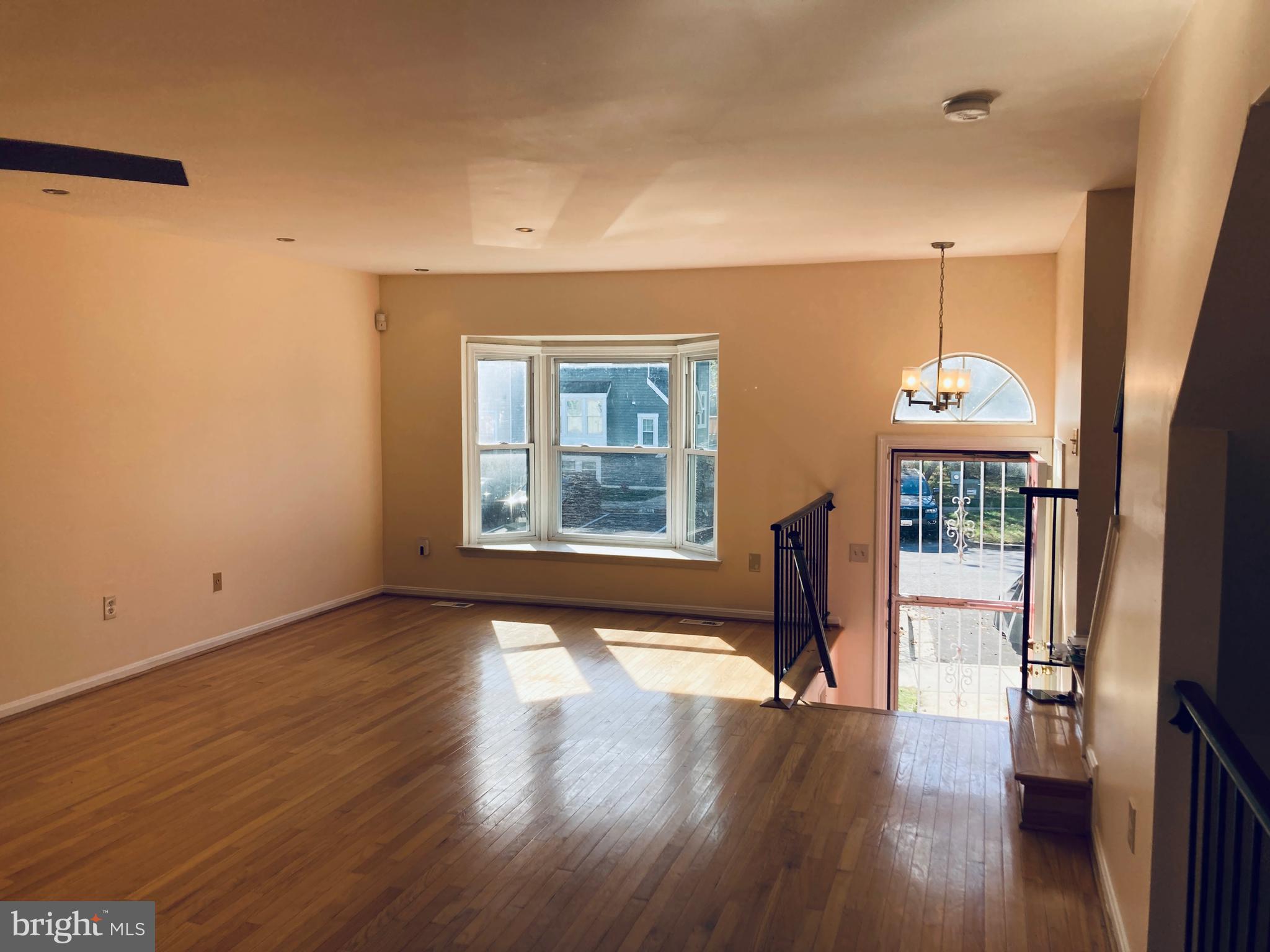 NEWPORT TOWNE - Residential Lease