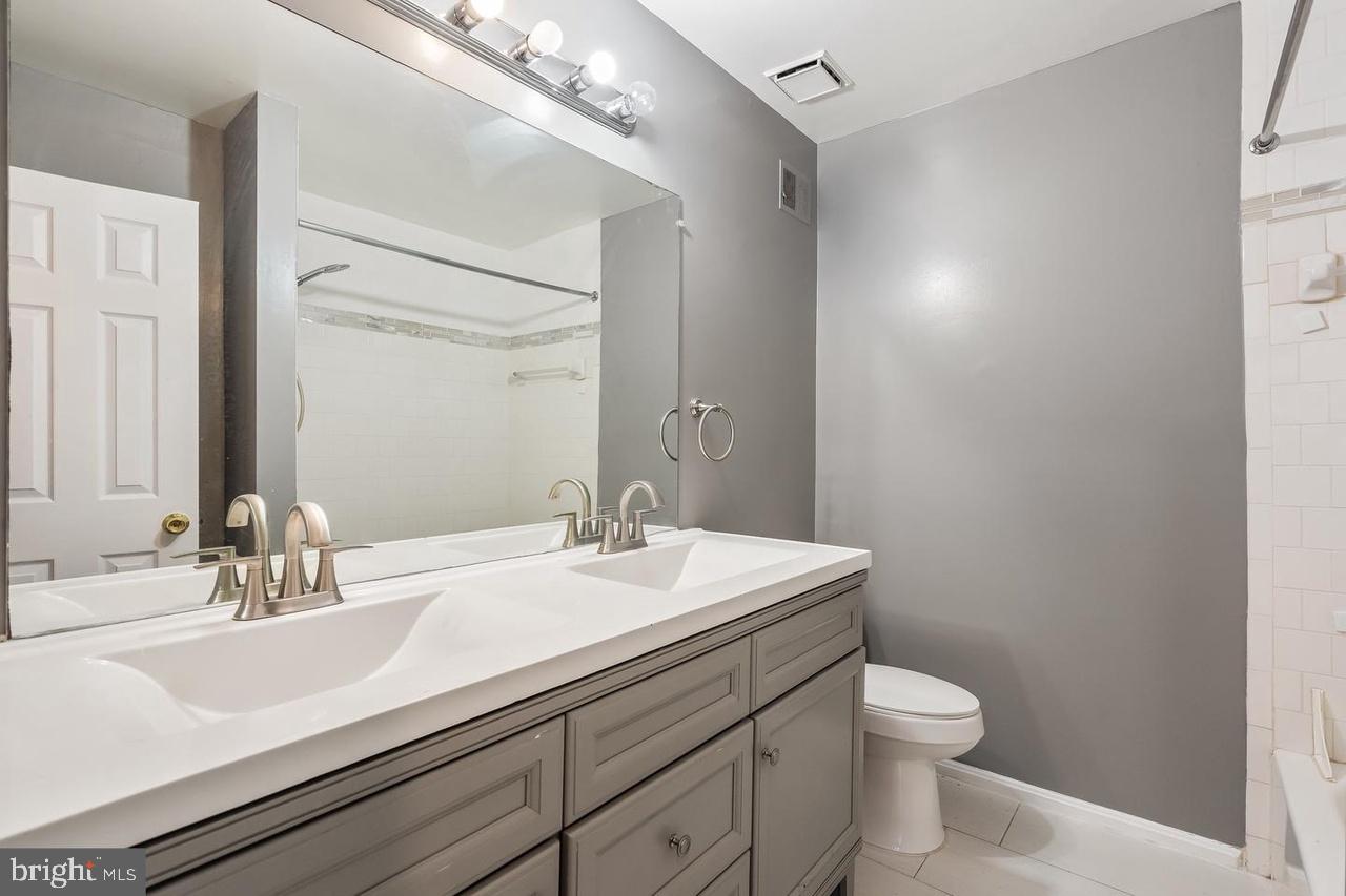 NEWPORT TOWNE - Residential Lease