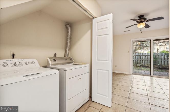 NEWPORT TOWNE - Residential Lease