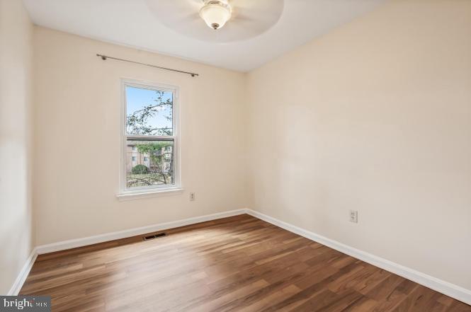 NEWPORT TOWNE - Residential Lease