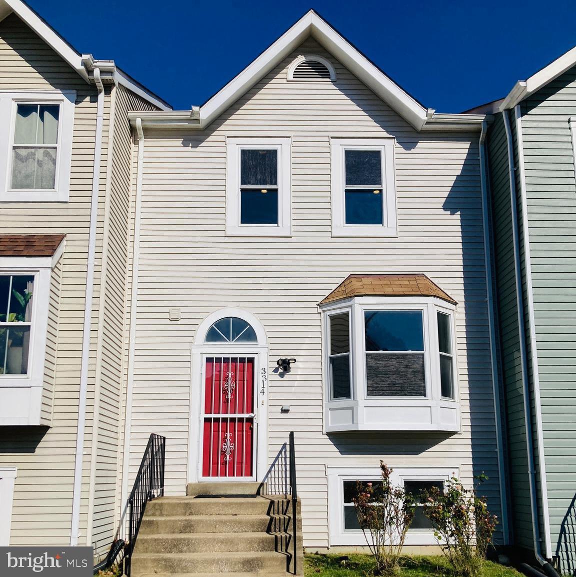 NEWPORT TOWNE - Residential Lease