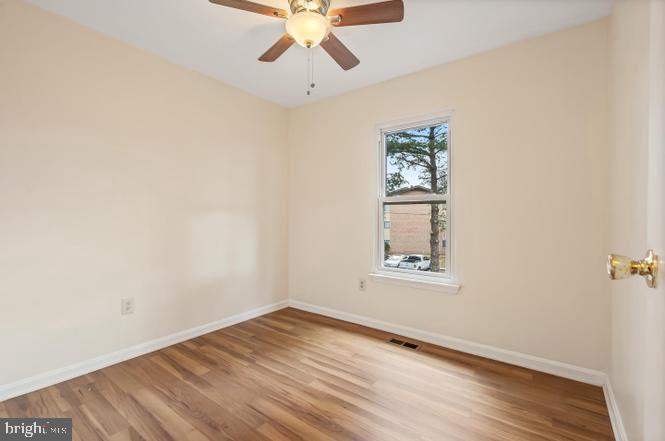 NEWPORT TOWNE - Residential Lease