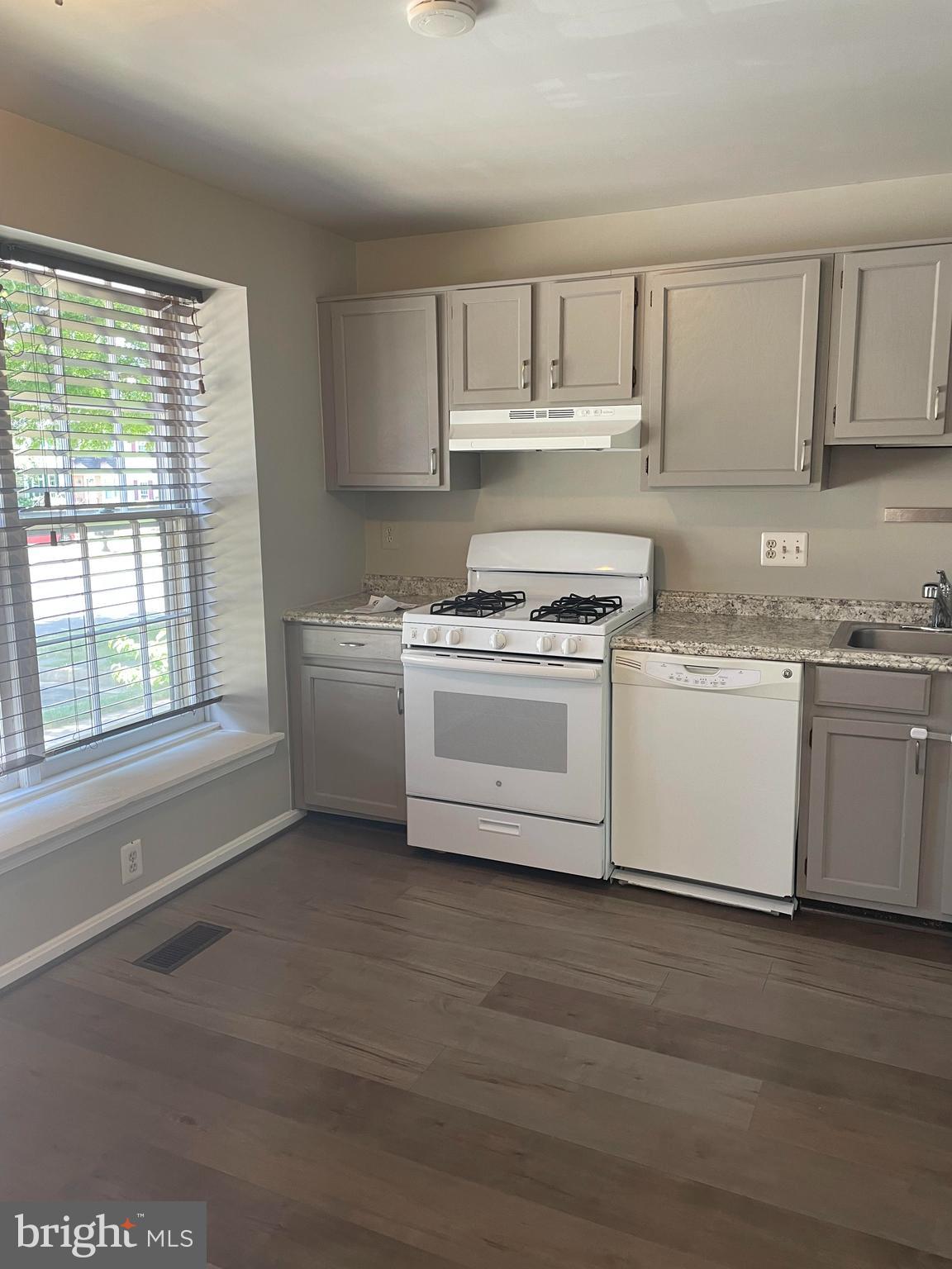 HAYFIELD VIEW - Residential Lease