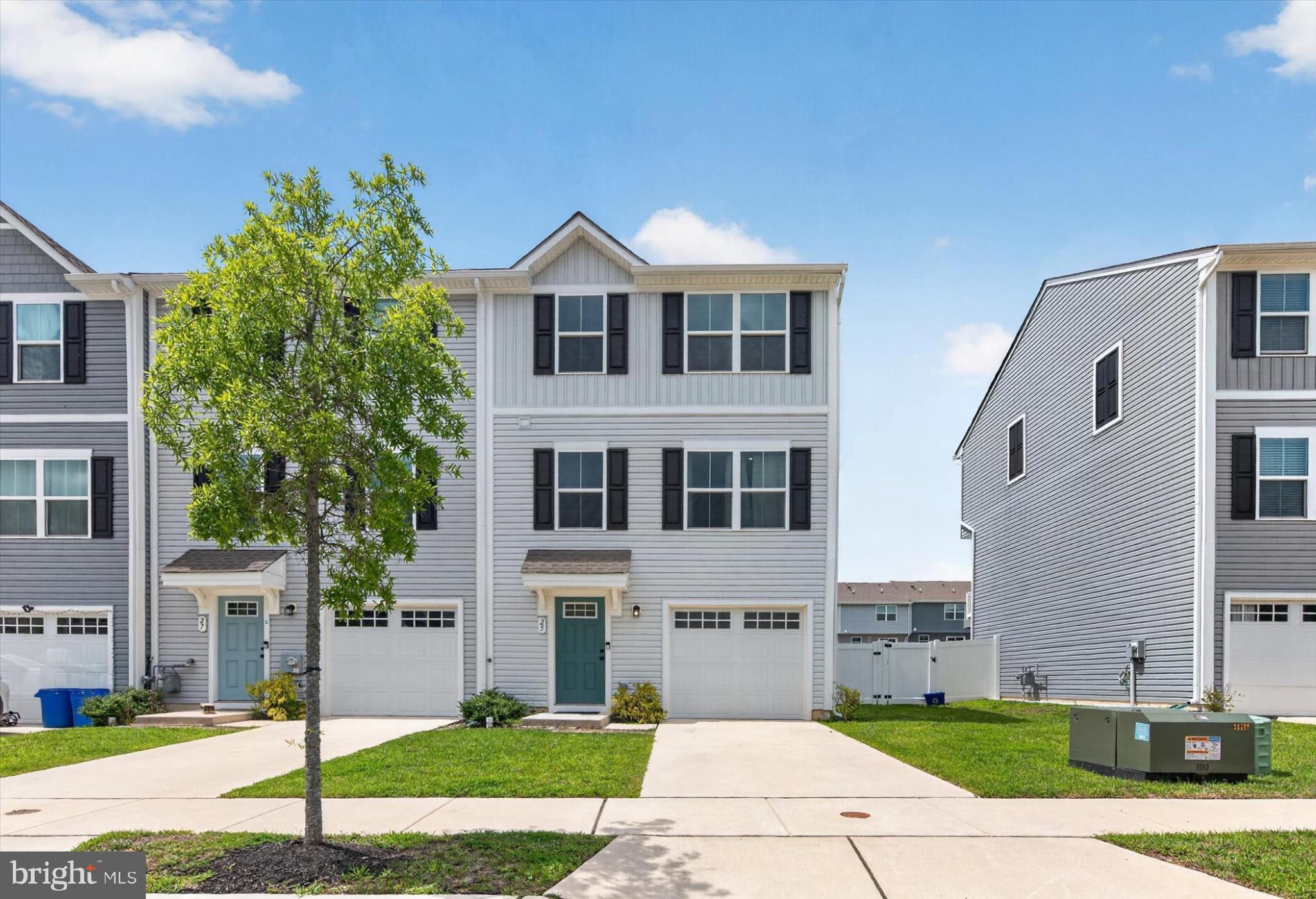 25 MULBERRY LANE