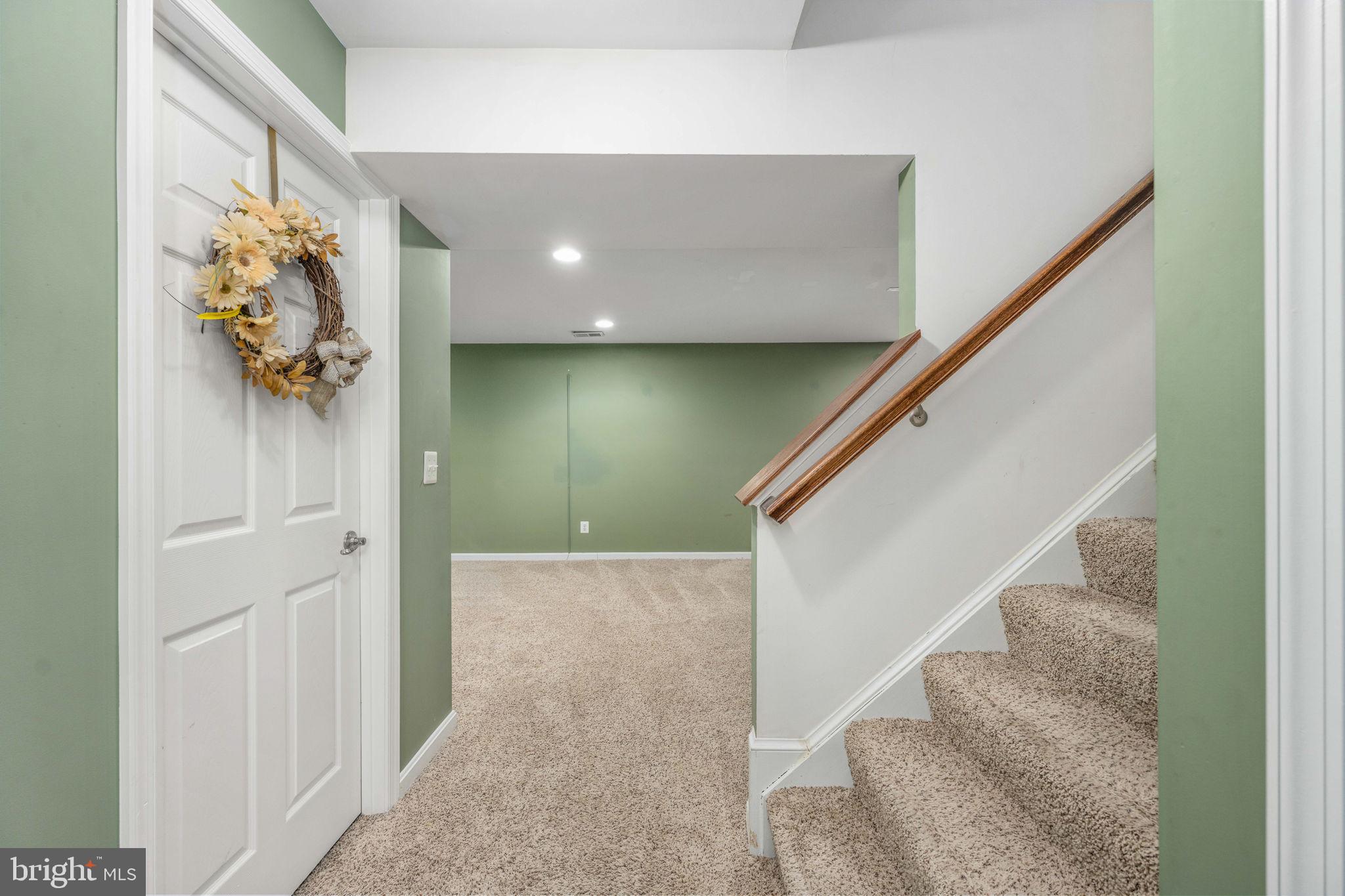 LADYSMITH VILLAGE - Residential