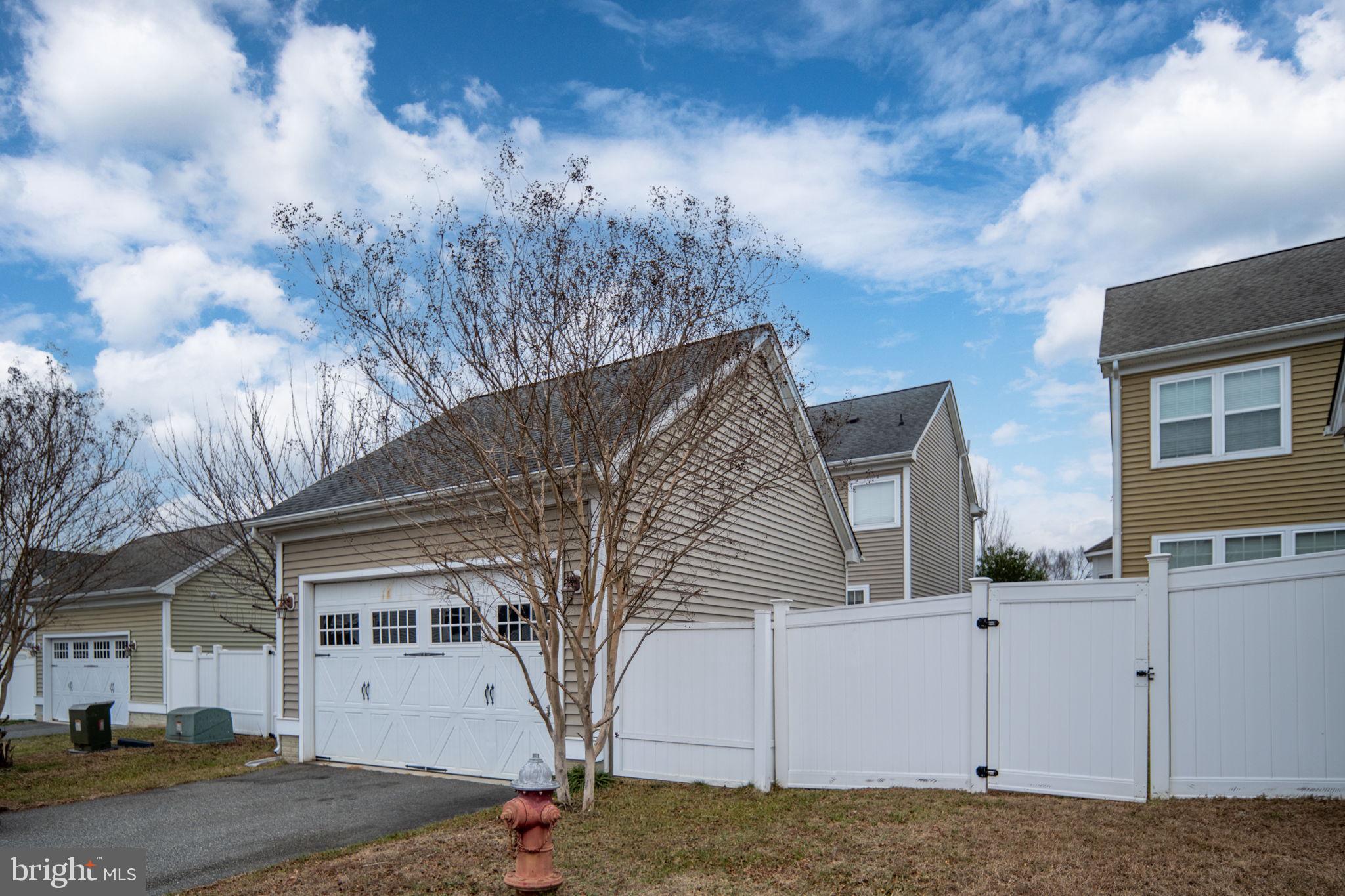 LADYSMITH VILLAGE - Residential