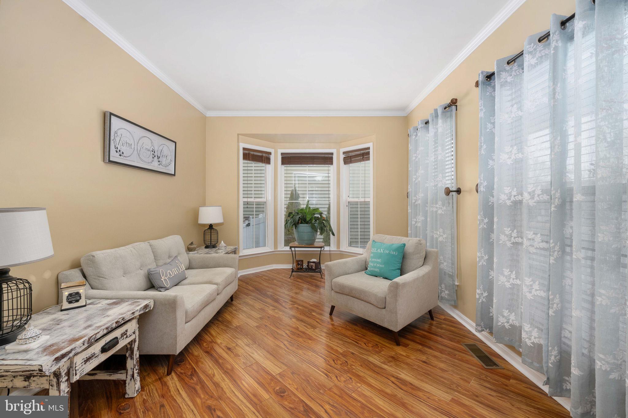 LADYSMITH VILLAGE - Residential