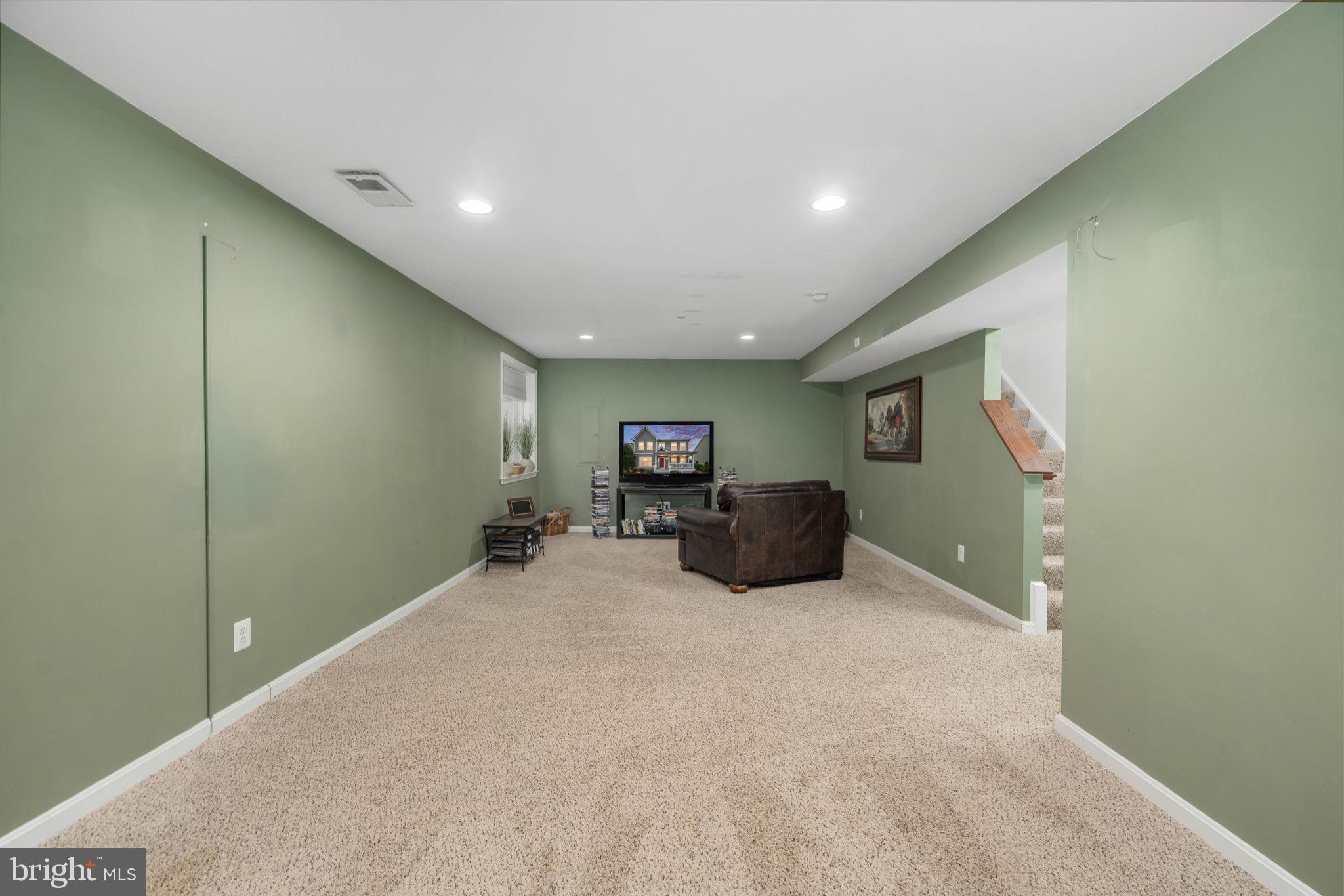 LADYSMITH VILLAGE - Residential