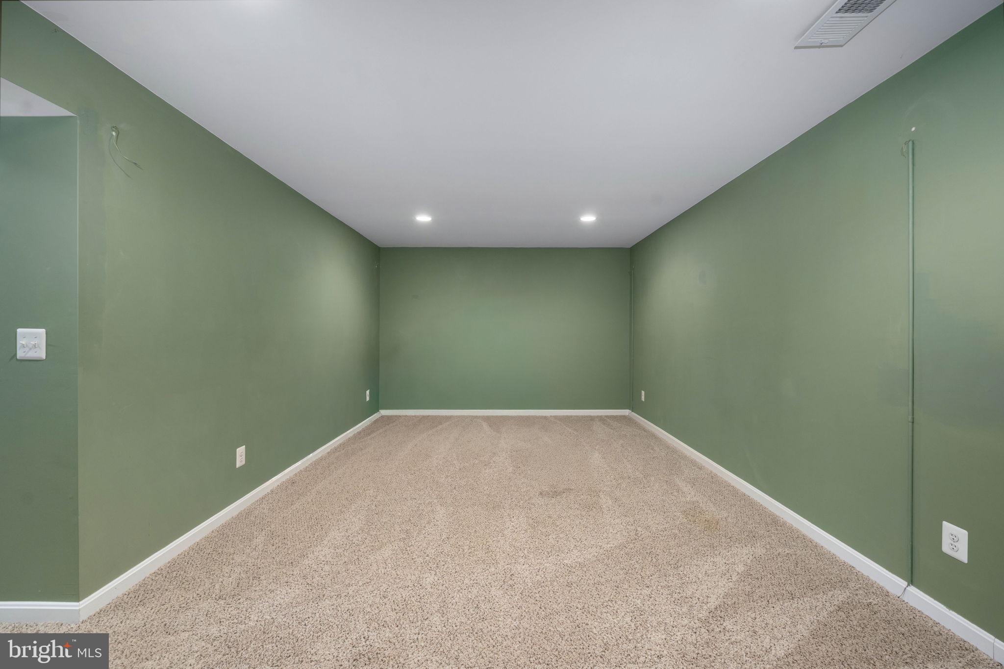 LADYSMITH VILLAGE - Residential