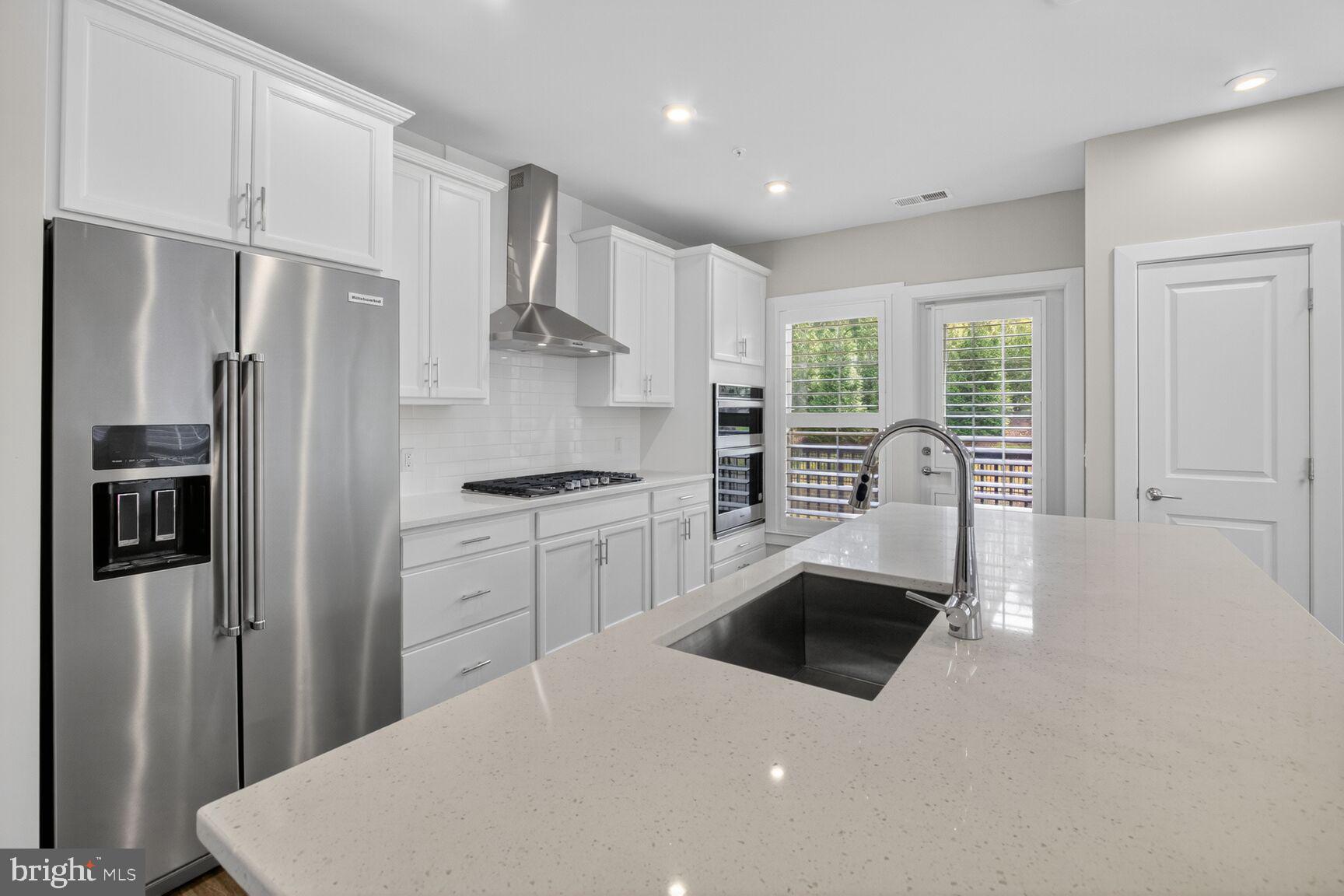 102 SAINT IVES PLACE 102