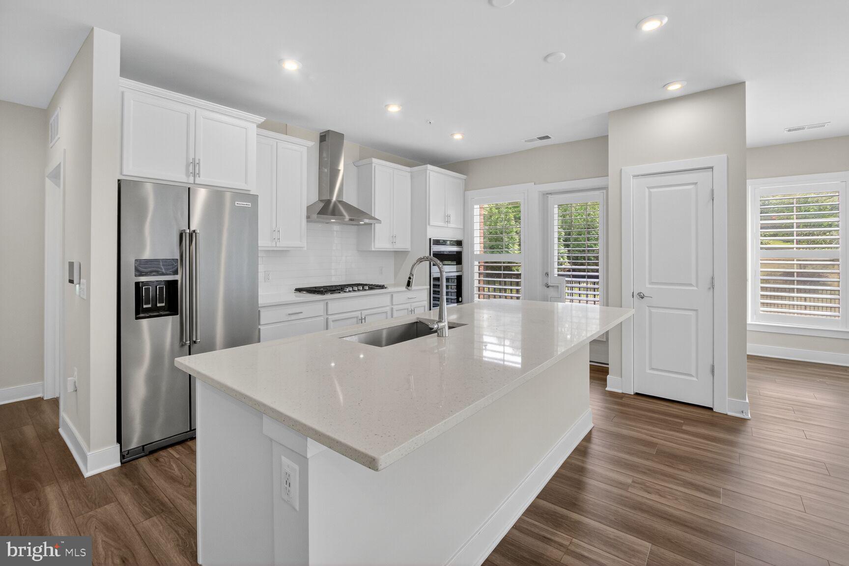 102 SAINT IVES PLACE 102
