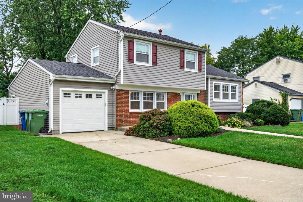 Photo of 26 Abington Ave, MARLTON, NJ 08053 (MLS # NJBL2120028)
