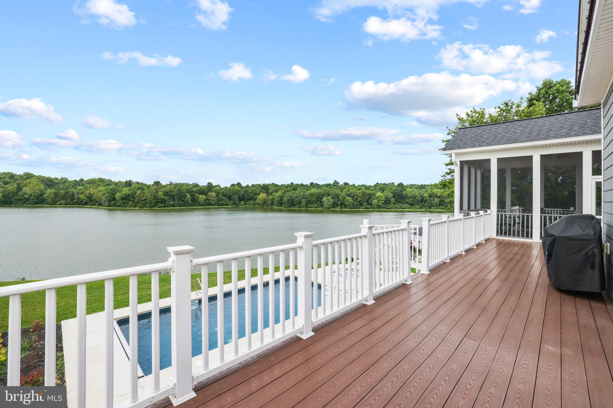 THALIA SHORES - Residential