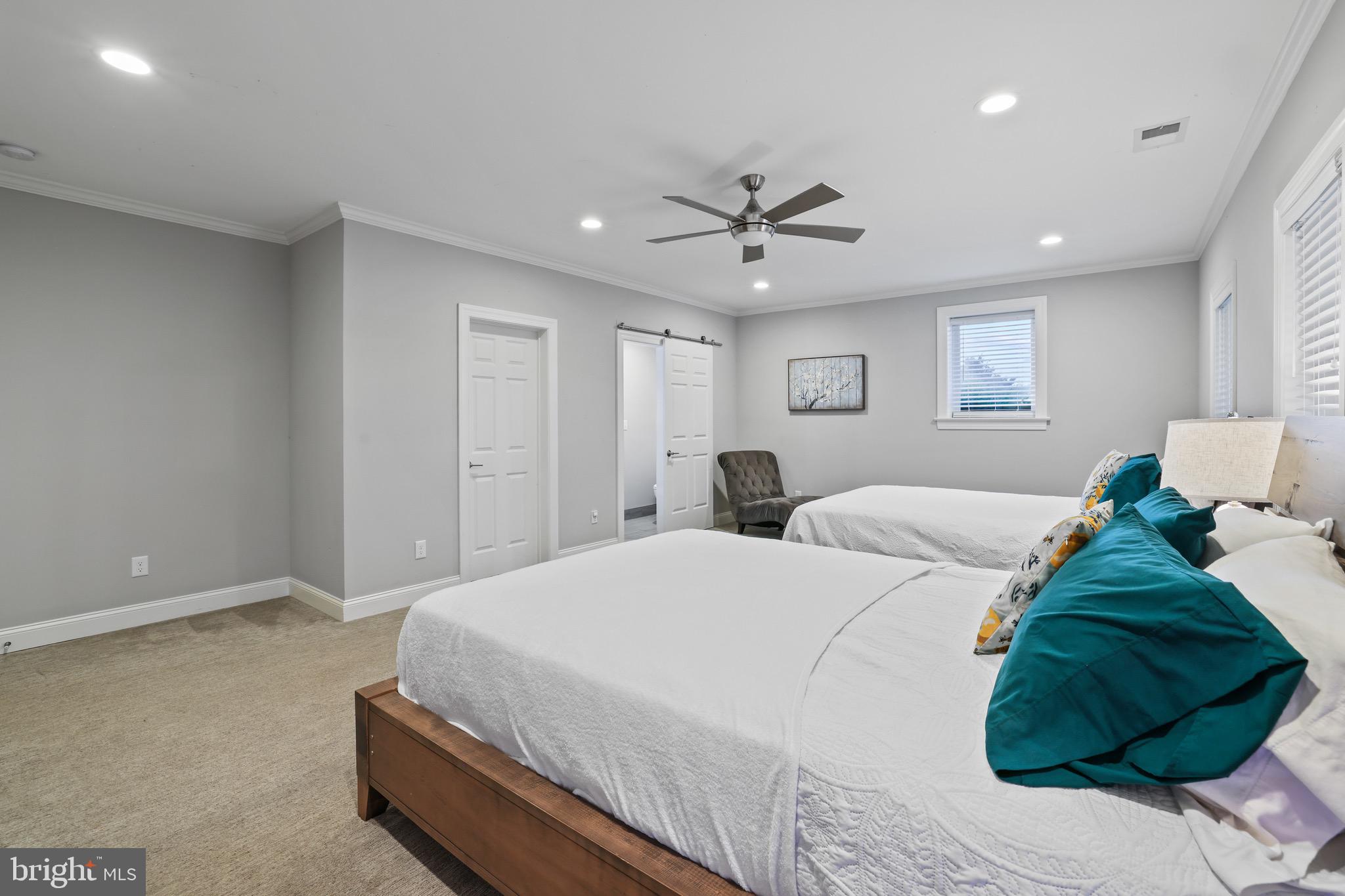 THALIA SHORES - Residential