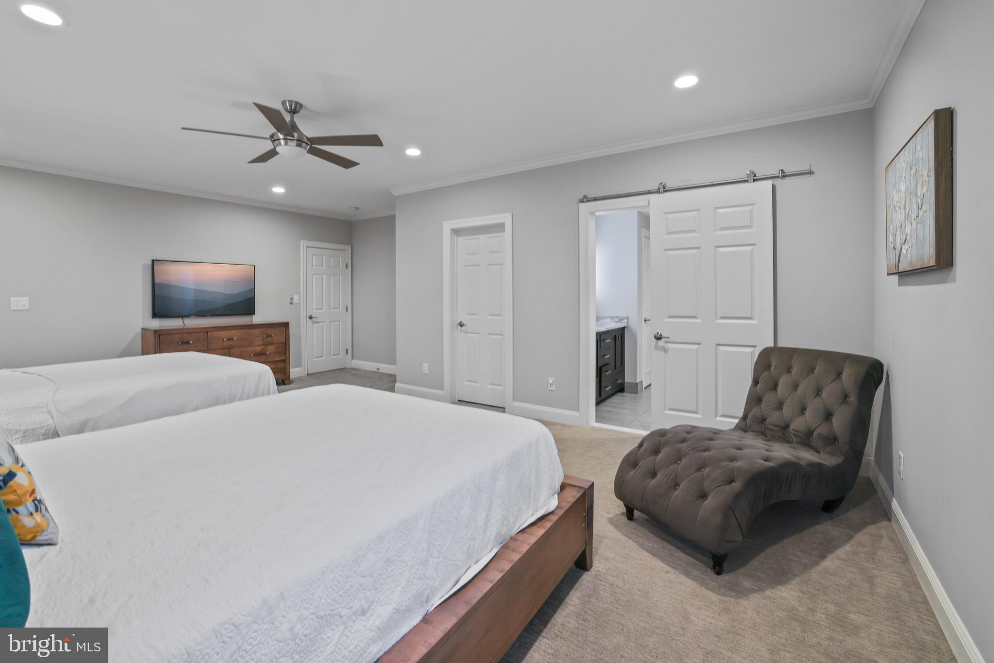 THALIA SHORES - Residential