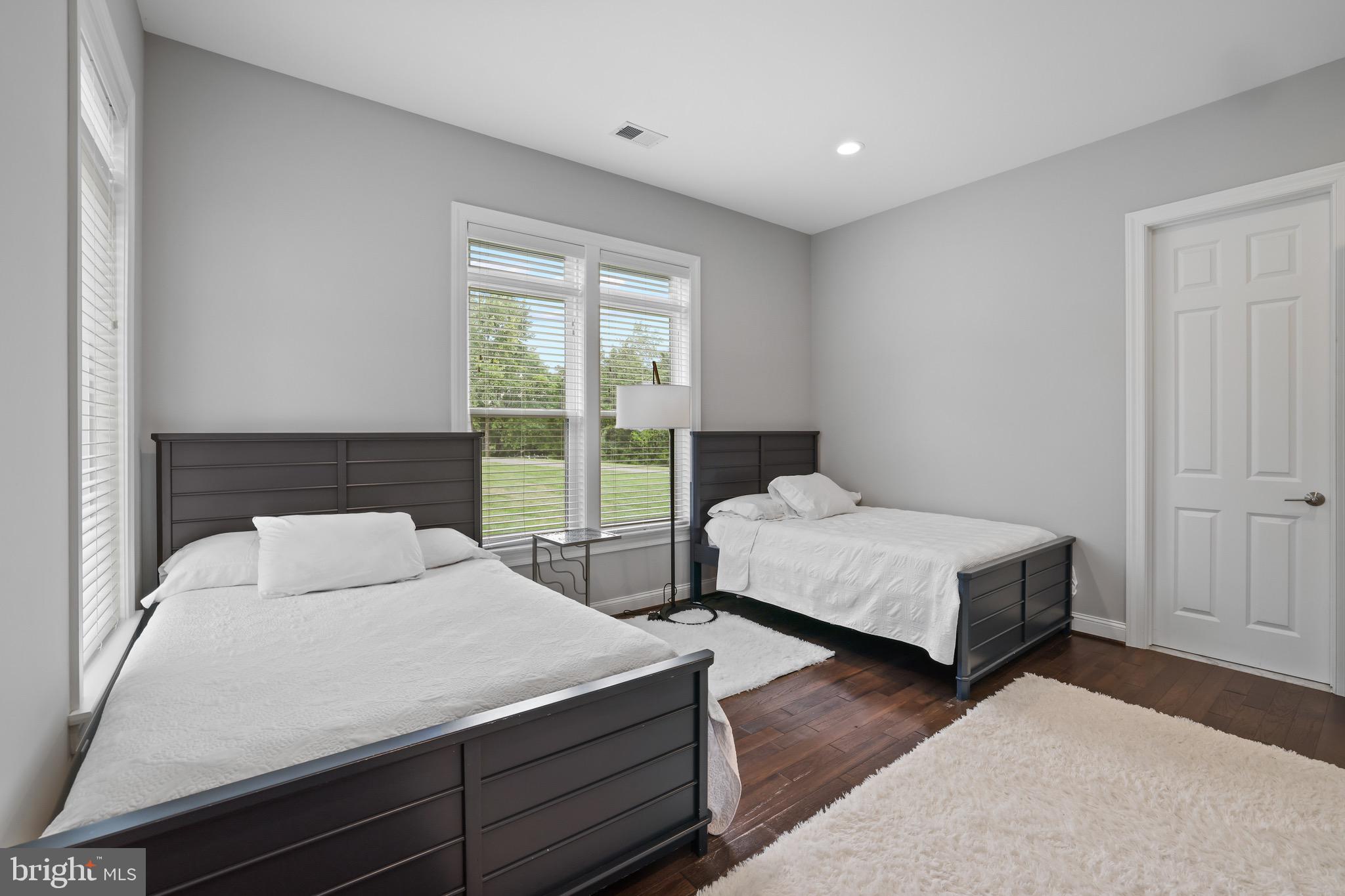 THALIA SHORES - Residential