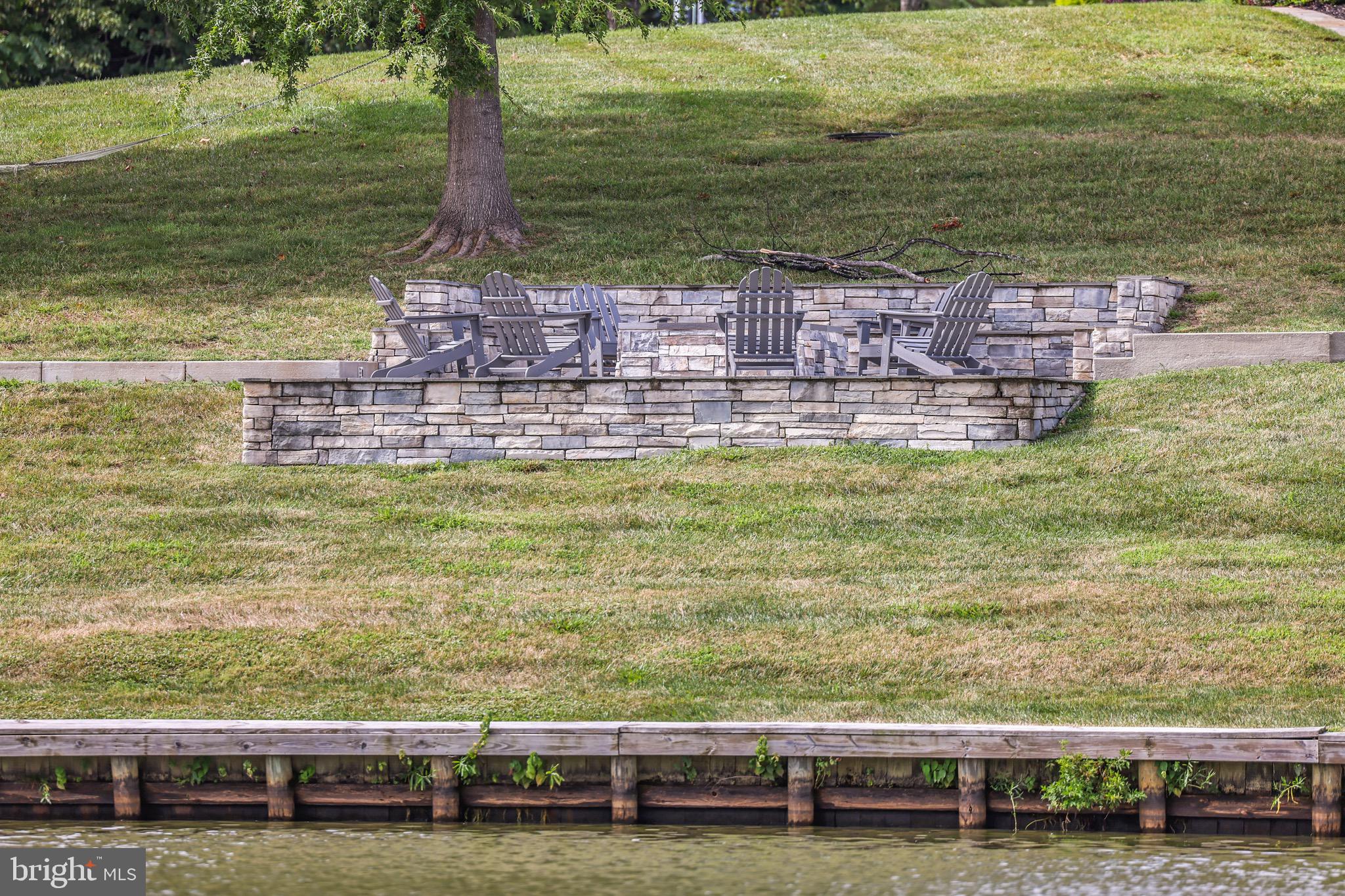 THALIA SHORES - Residential