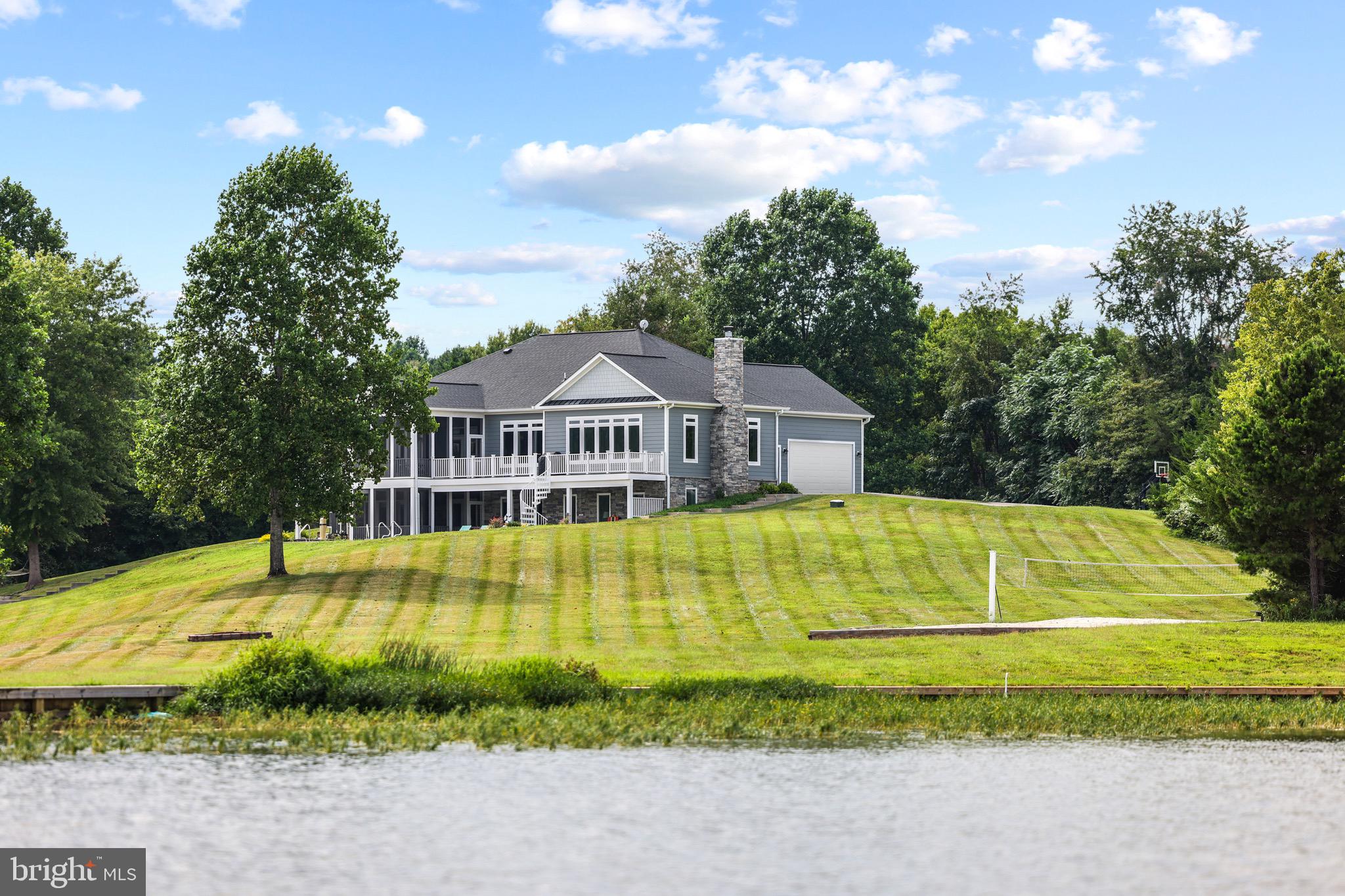 THALIA SHORES - Residential