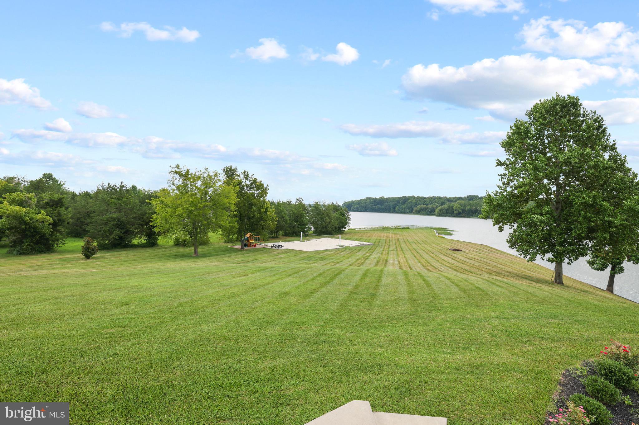 THALIA SHORES - Residential