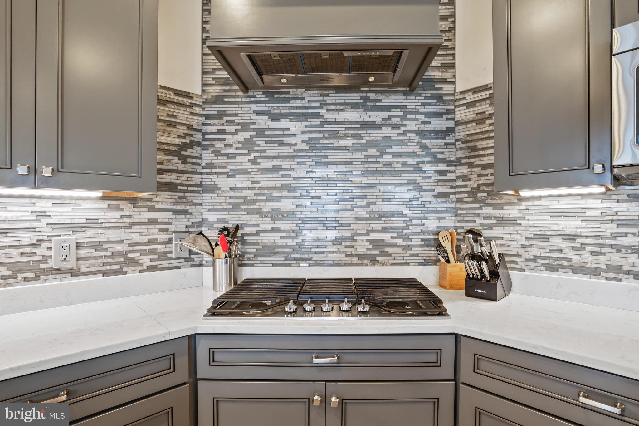 THALIA SHORES - Residential