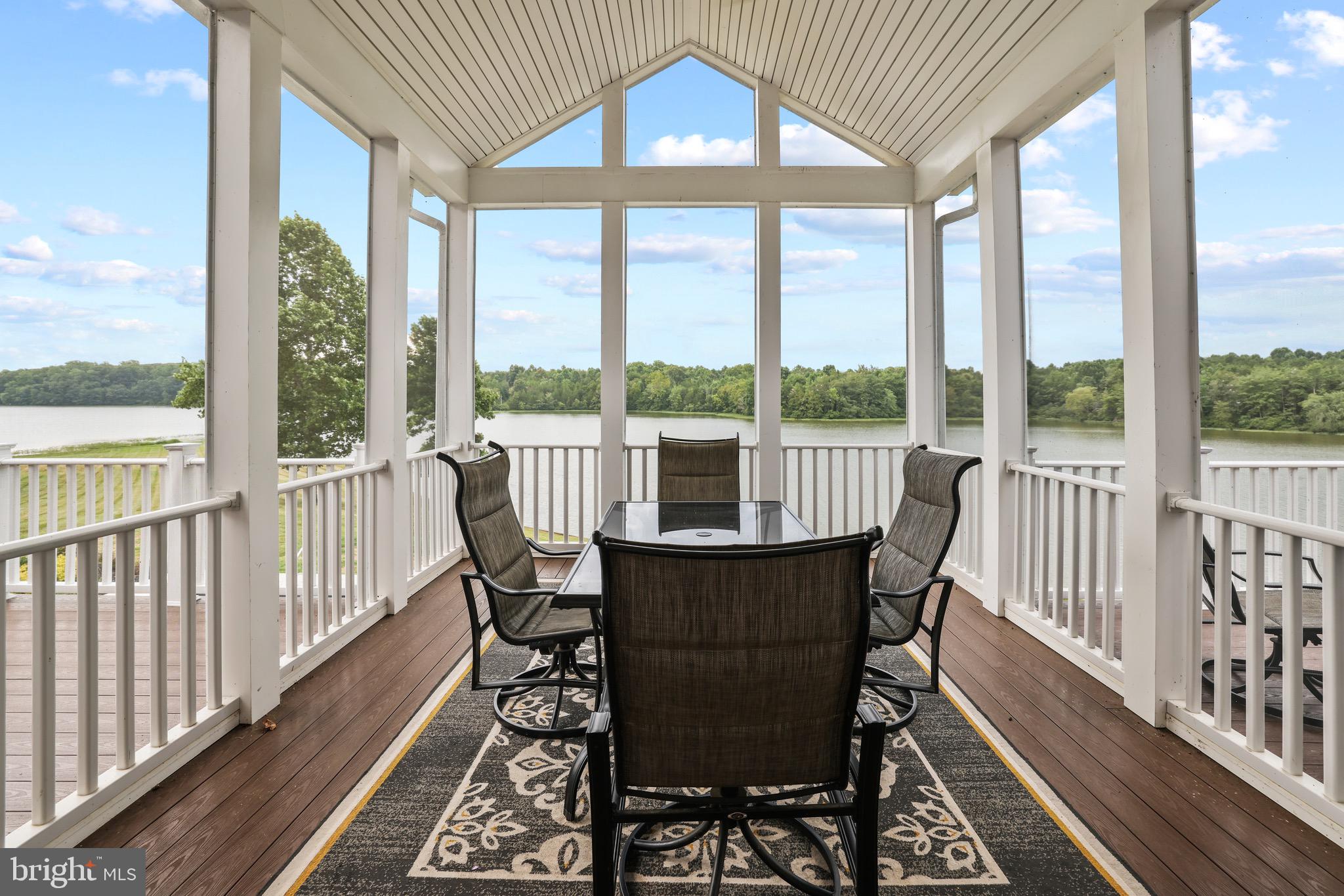 THALIA SHORES - Residential