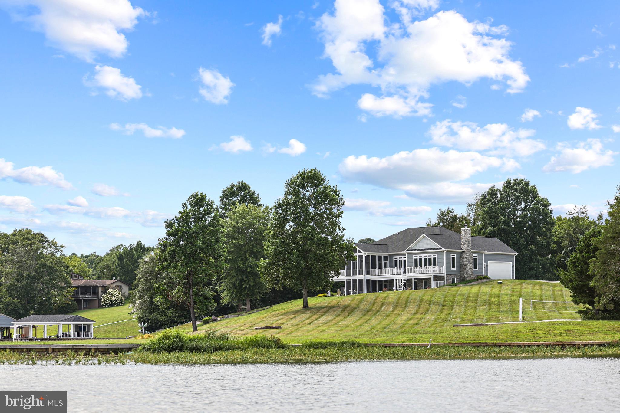 THALIA SHORES - Residential