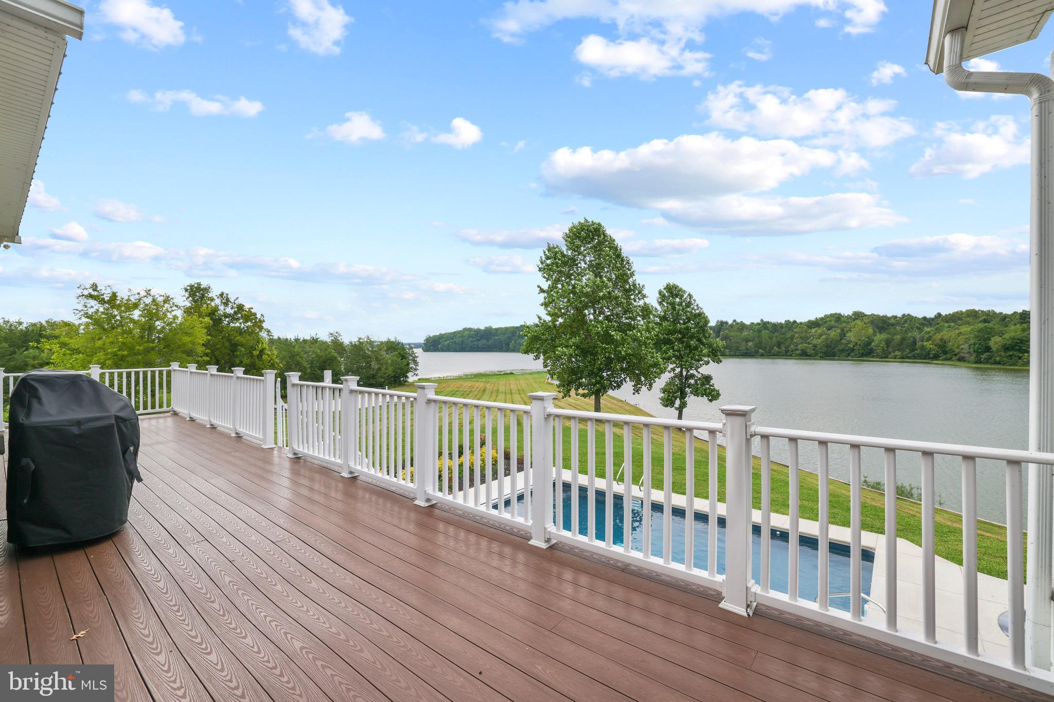 THALIA SHORES - Residential