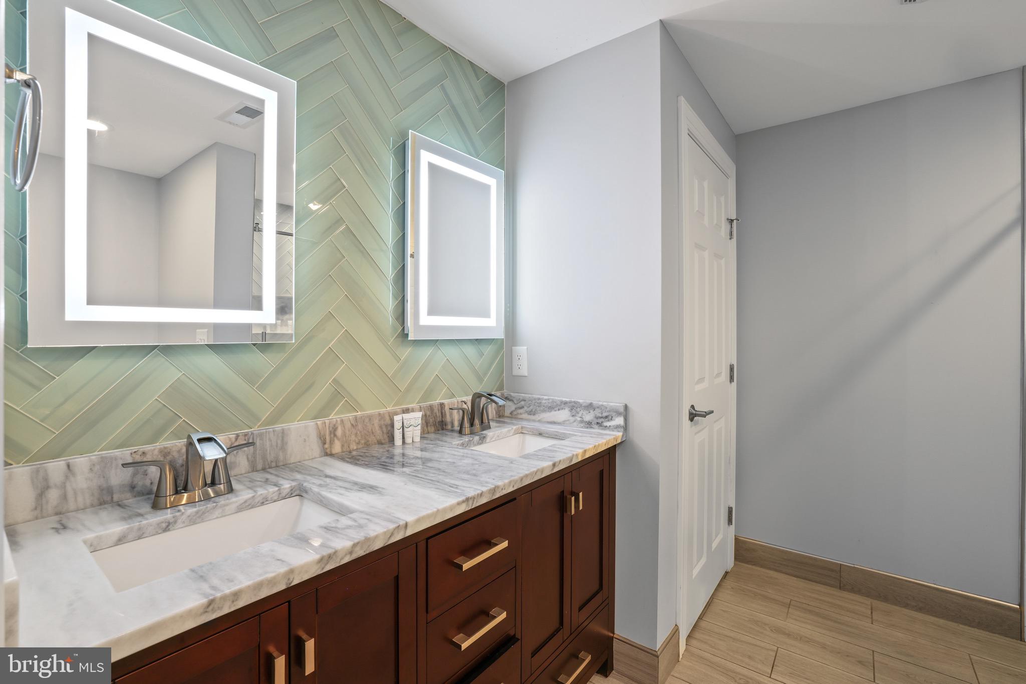 THALIA SHORES - Residential