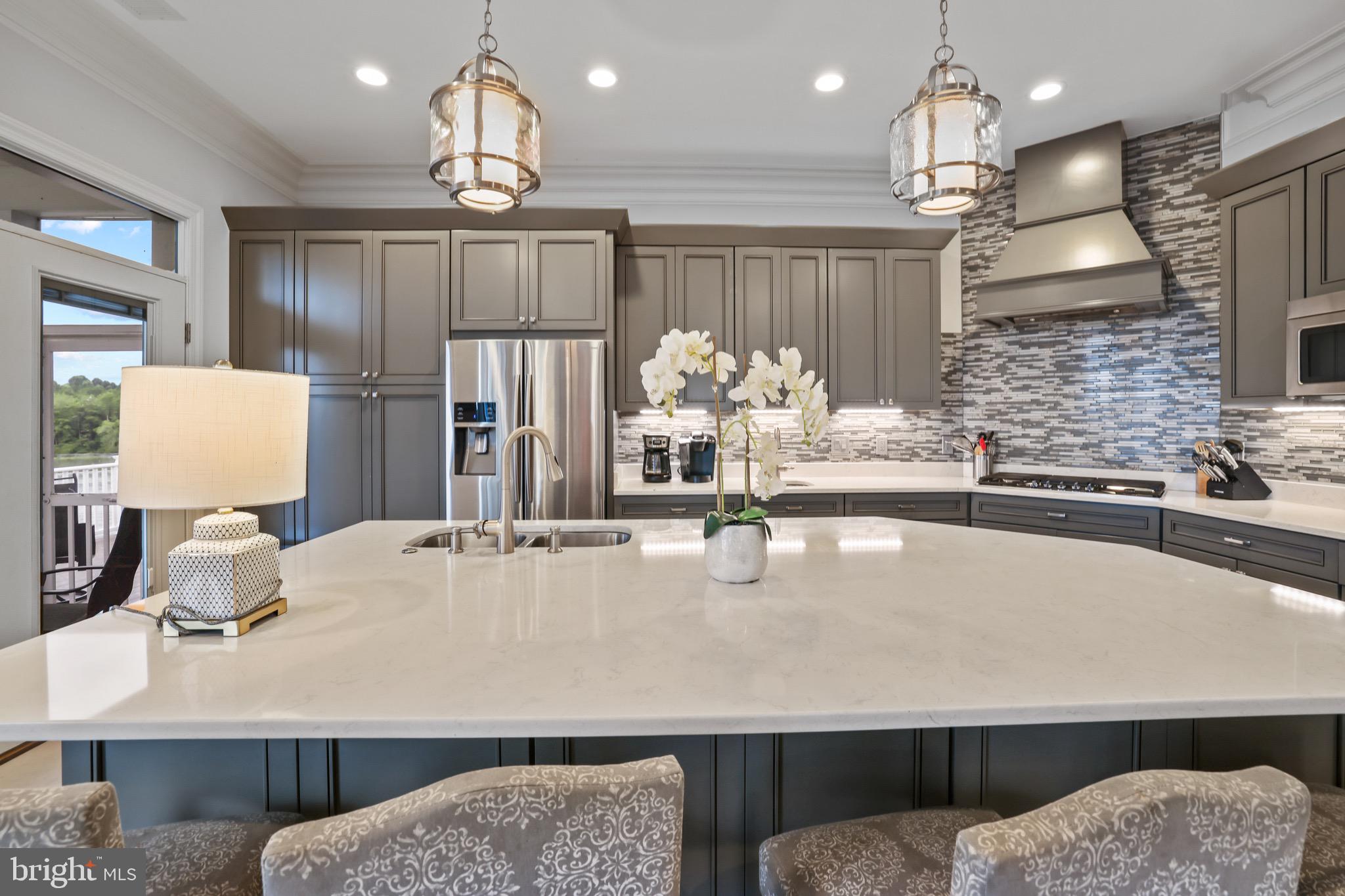 THALIA SHORES - Residential