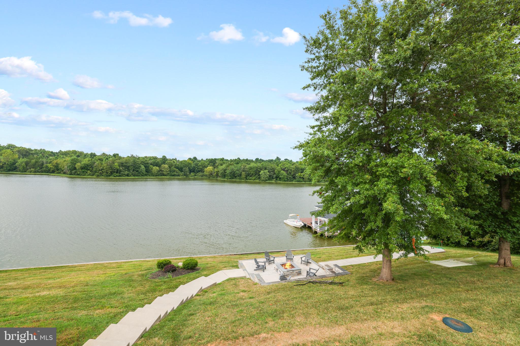 THALIA SHORES - Residential