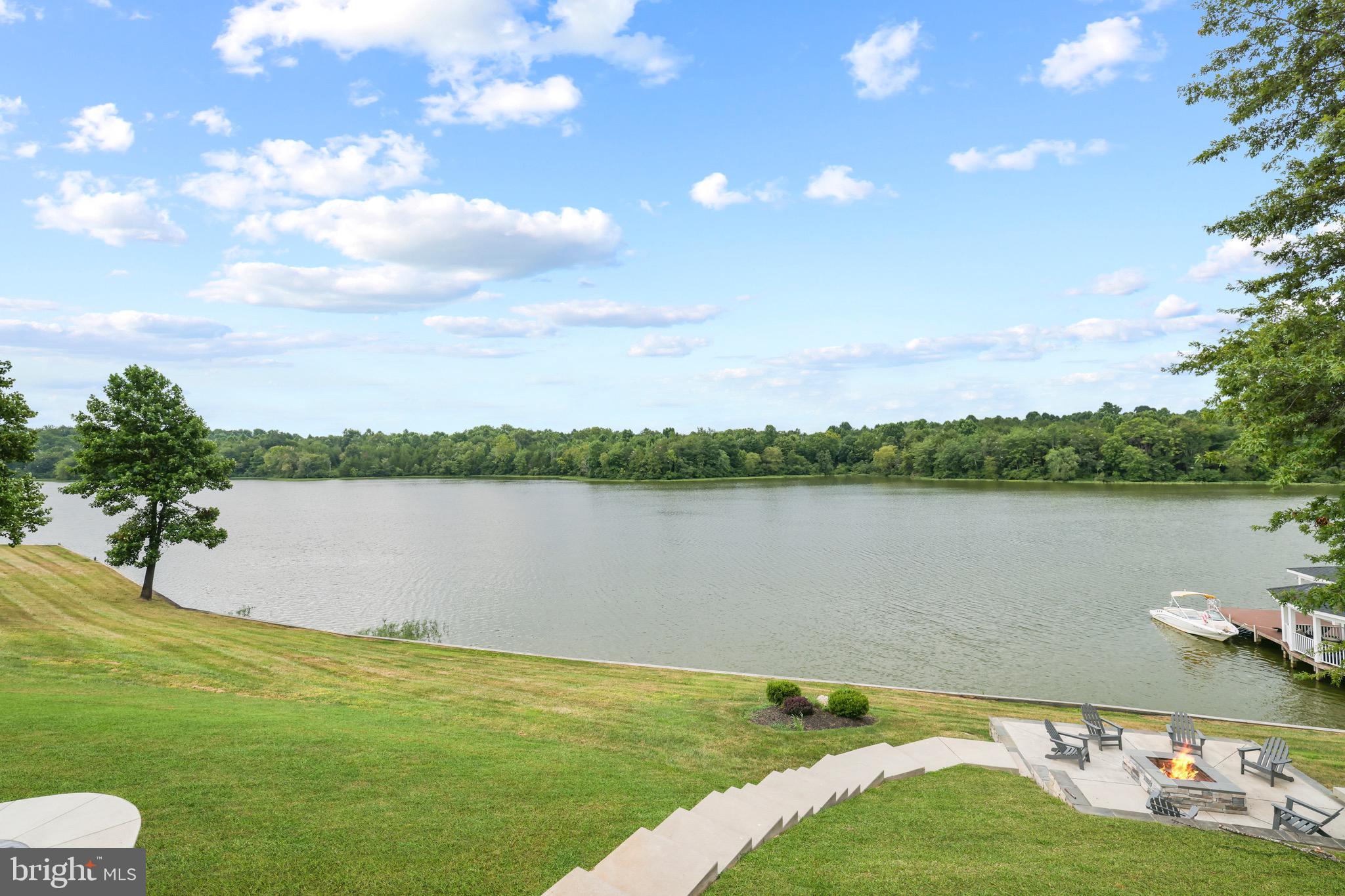 THALIA SHORES - Residential