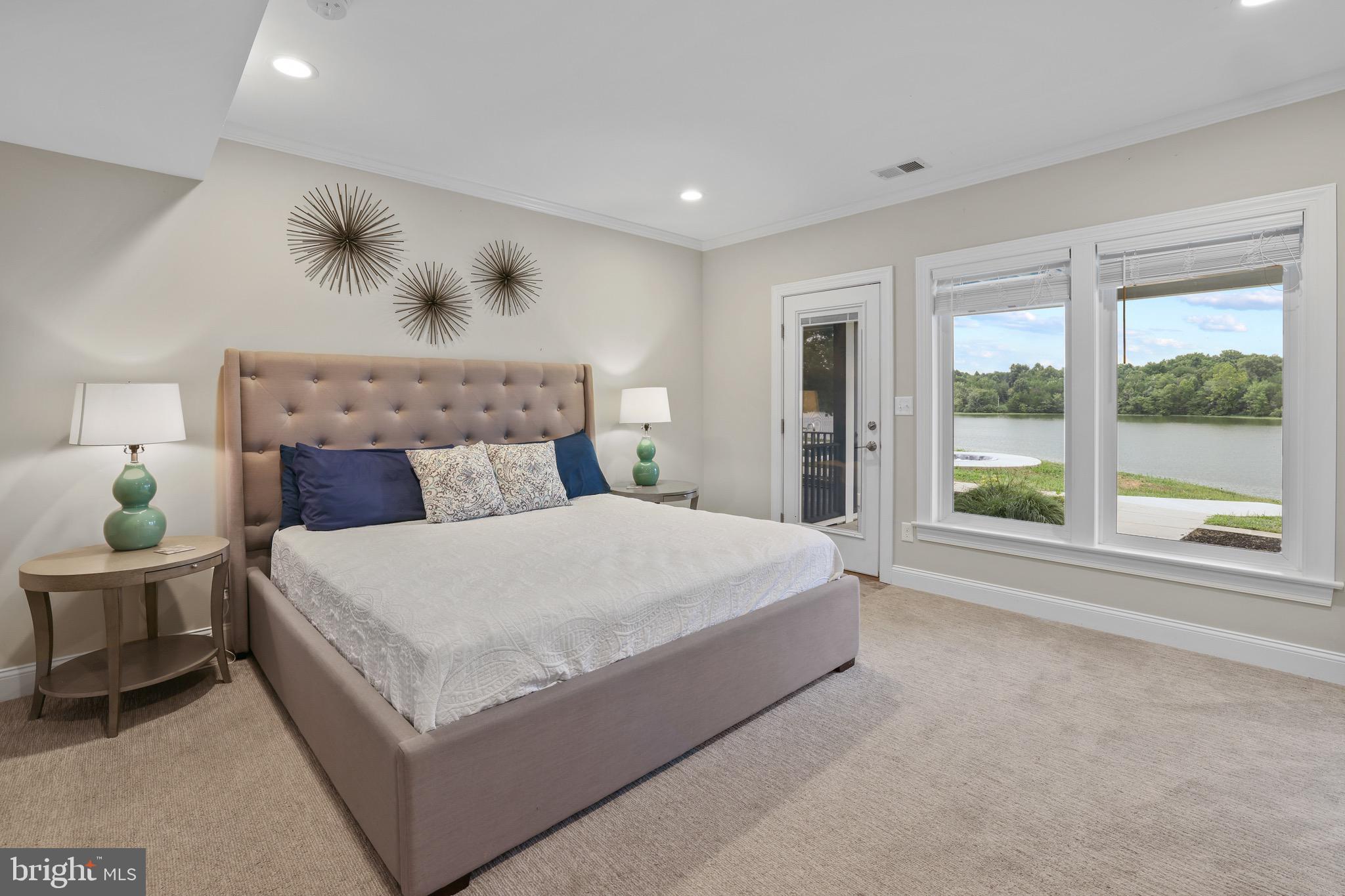 THALIA SHORES - Residential