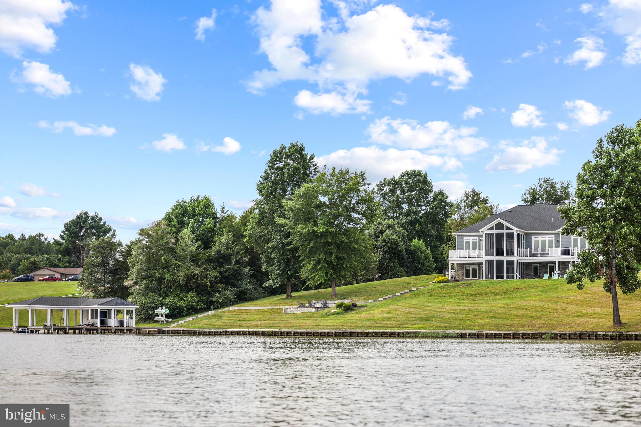 THALIA SHORES - Residential