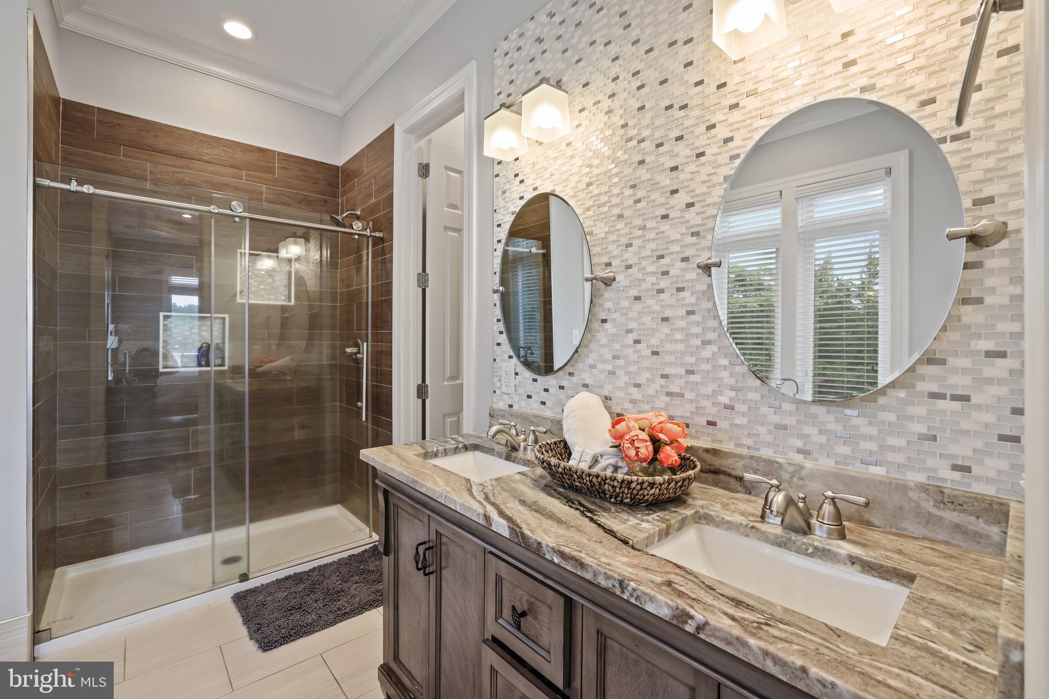 THALIA SHORES - Residential