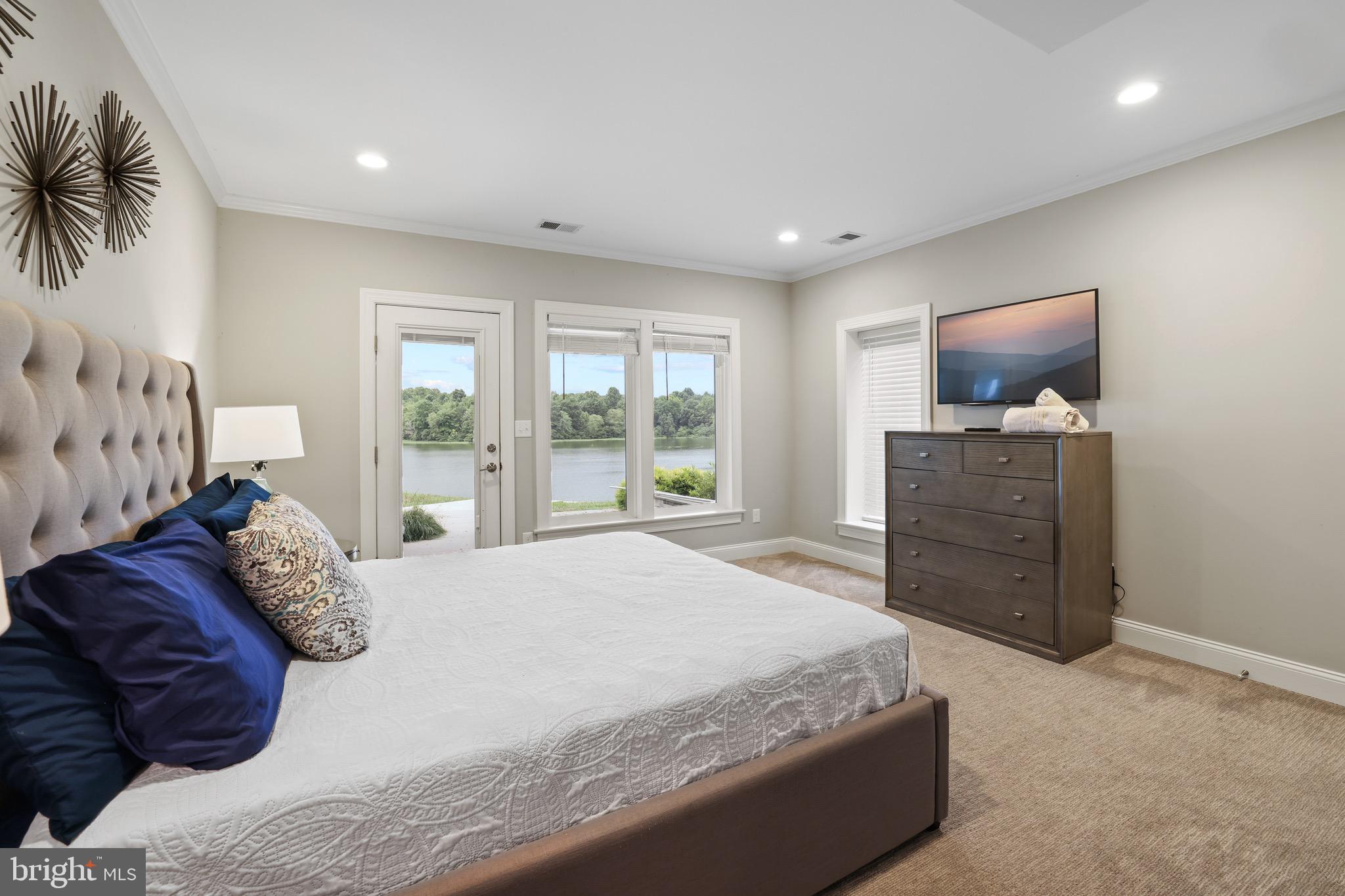 THALIA SHORES - Residential